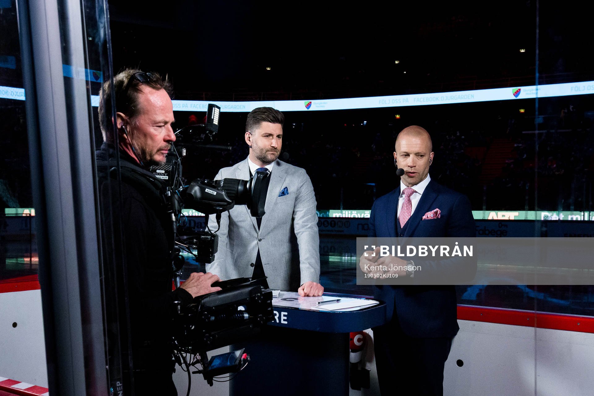Cmores Björn Oldeen och Johan Tornberg i TV-studion