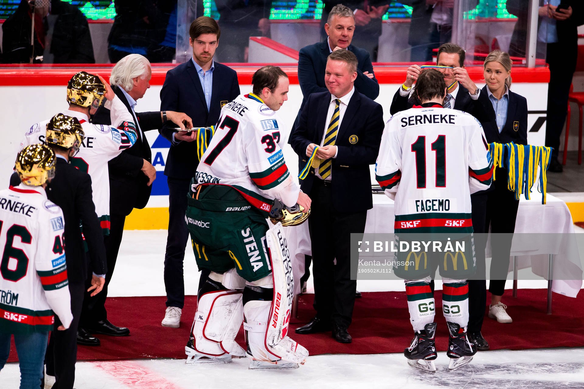 Svenska Ishockeyförbundets ordförande Anders Larsson dela