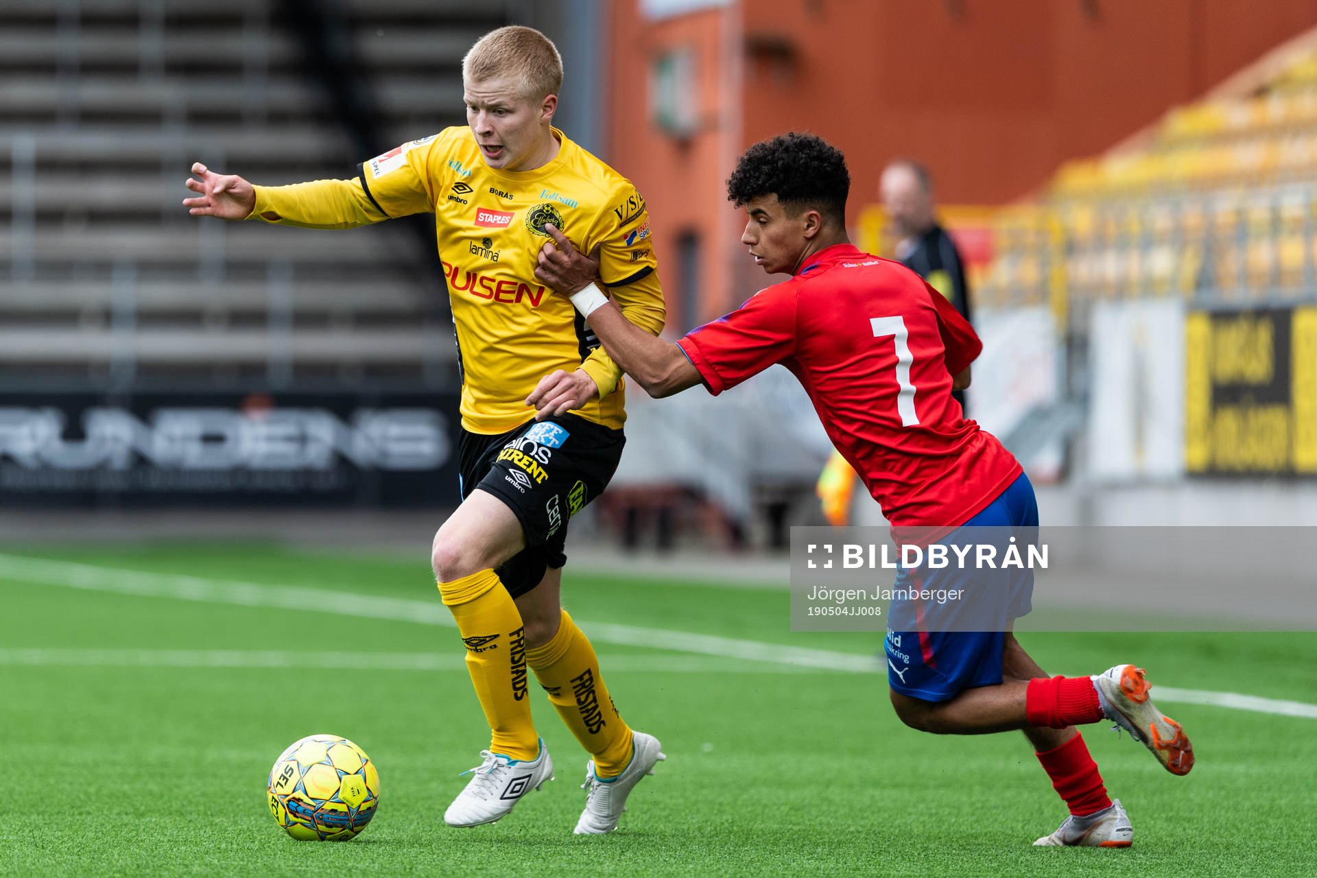 Elfsborgs Kevin Liimatainen och Helsingborgs Othmane Salama