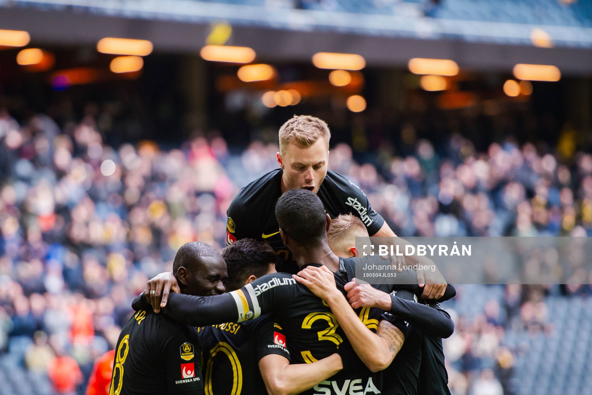 AIK:s Tarik Elyounoussi jublar med Henok Goitom, Sebastian Larsson och Anton Salétros efter 2-0 under fotbollsmatchen i Allsvenskan mellan AIK och AFC Eskilstuna den 4 maj 2019 i Stockholm.