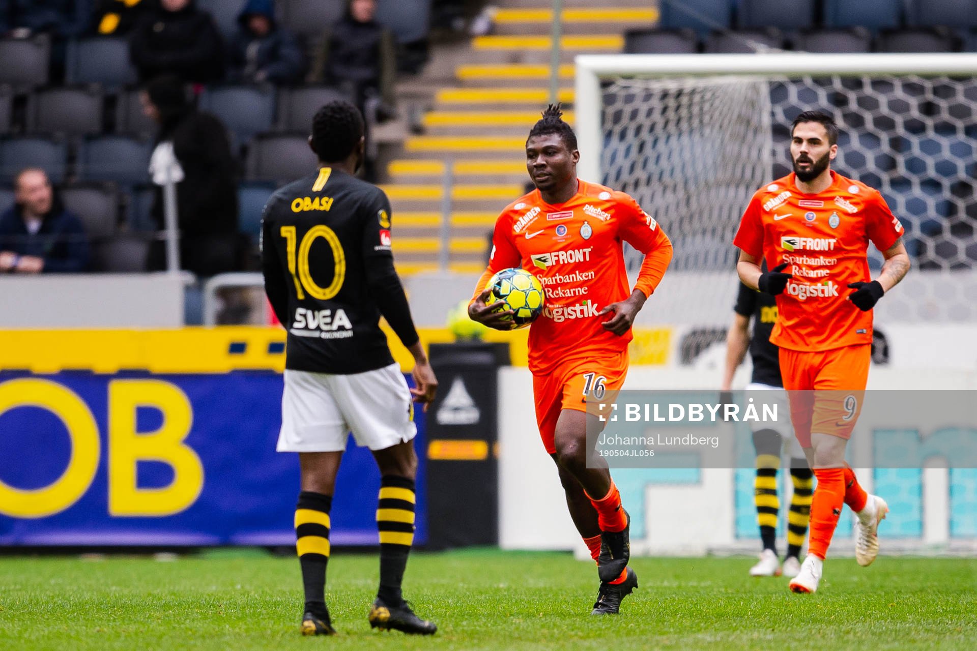 AFC Eskilstunas Samuel Nnamani jublar