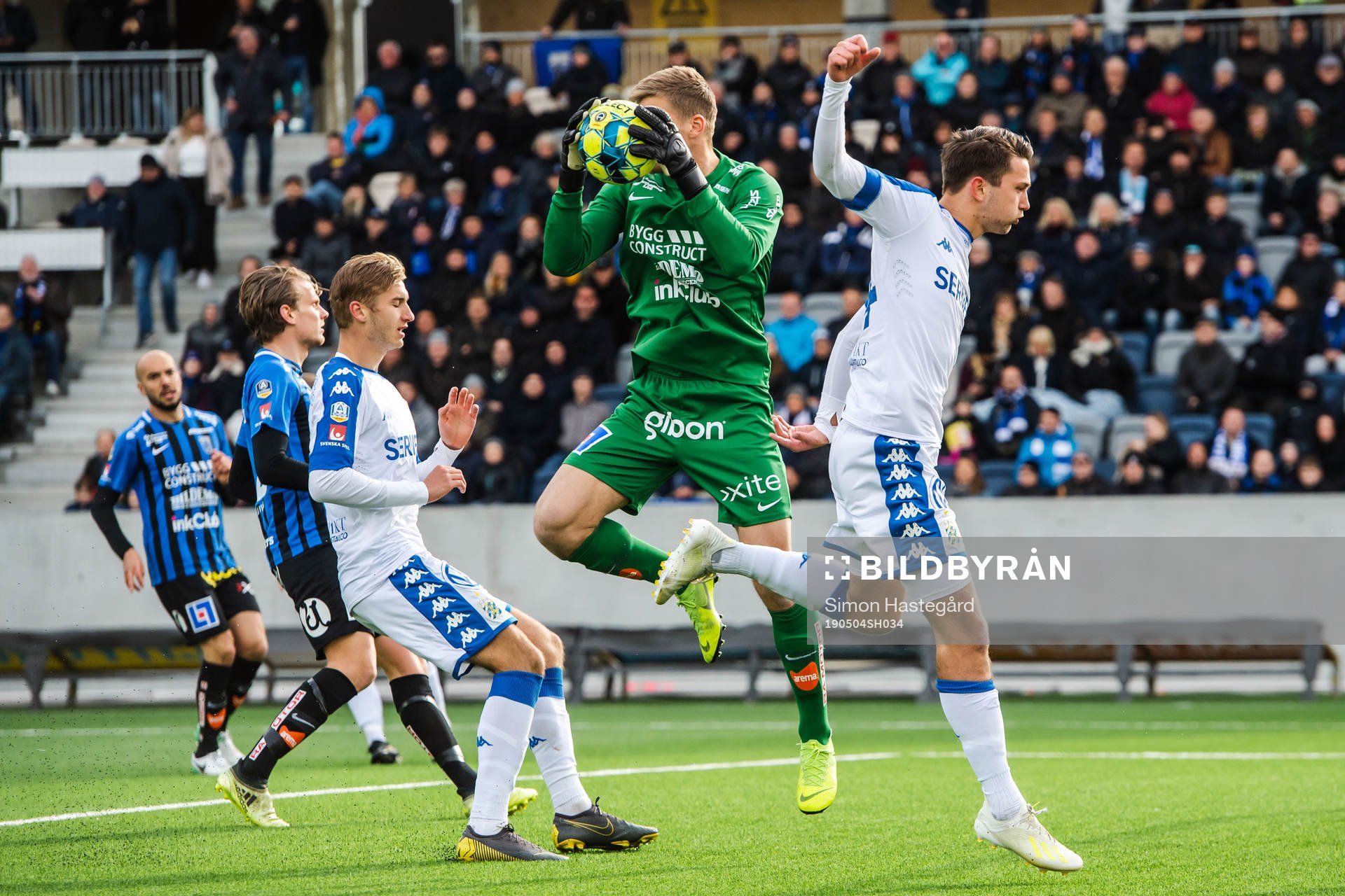Sirius målvakt Lukas Jonsson och IFK Göteborgs Måns