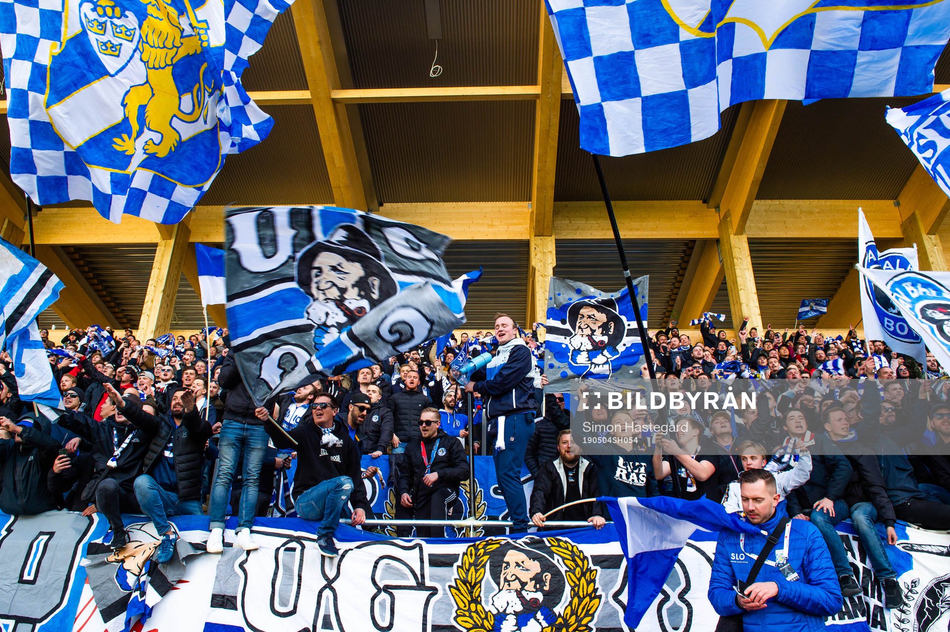 IFK Göteborgs supportrar jublar efterfotbollsmatchen i