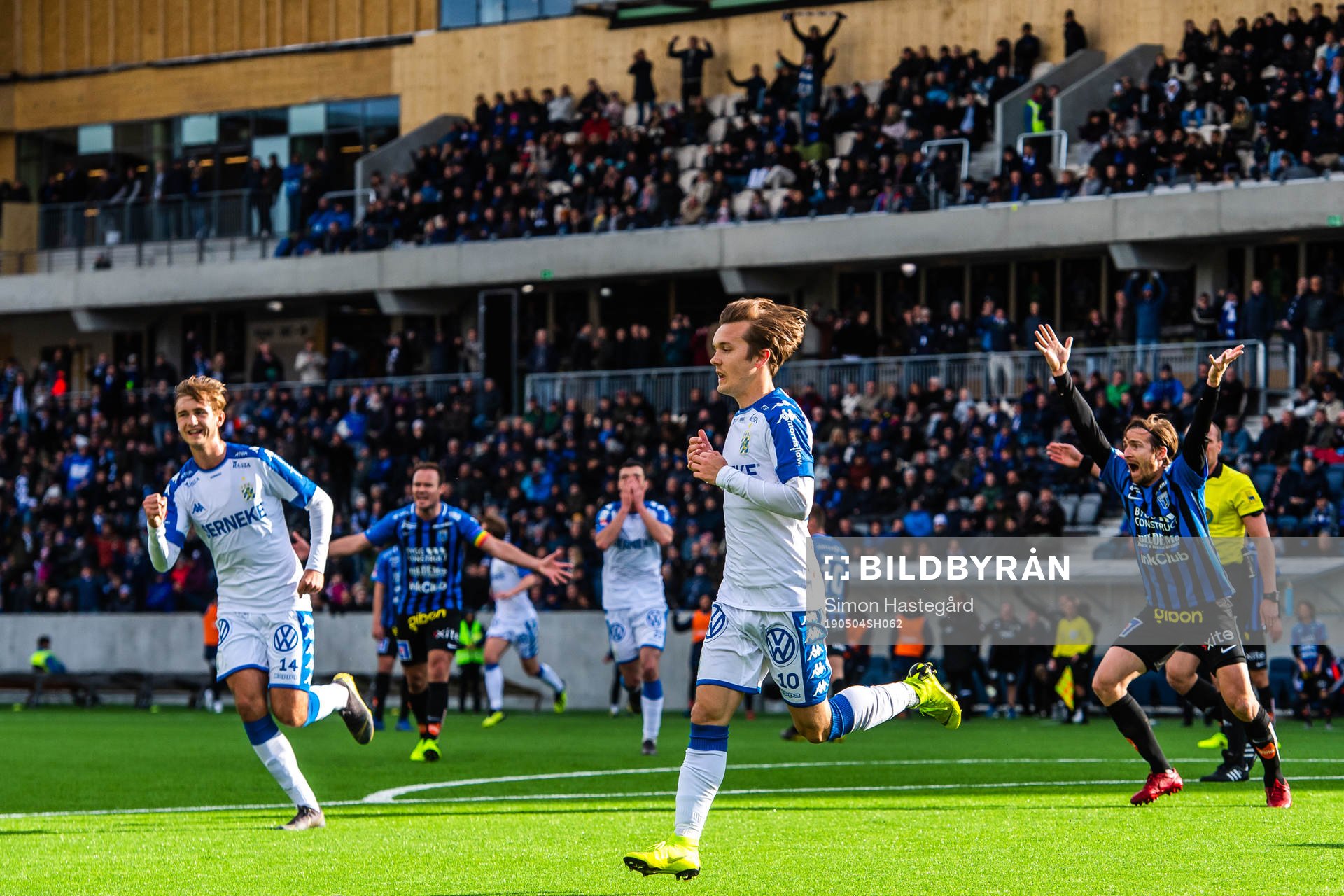 IFK Göteborgs Patrik Karlsson Lagemyr jublar efter 2-3 under fotbollsmatchen i Allsvenskan mellan Sirius och IFK Göteborg den 4 maj 2019 i Uppsala.
