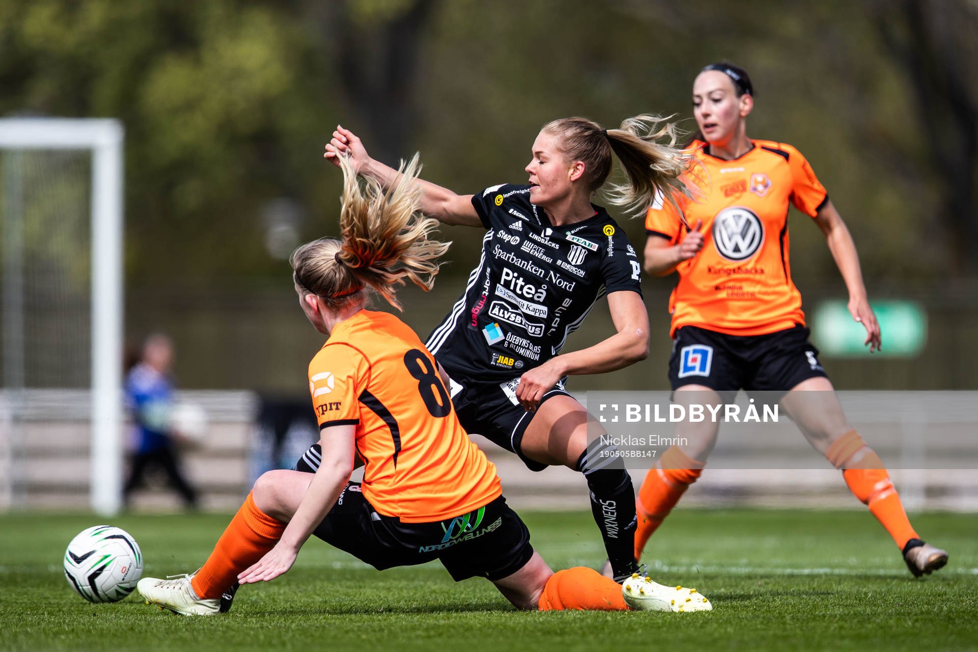 Kungsbackas Hanna Spets och Piteås Nina Jakobsson