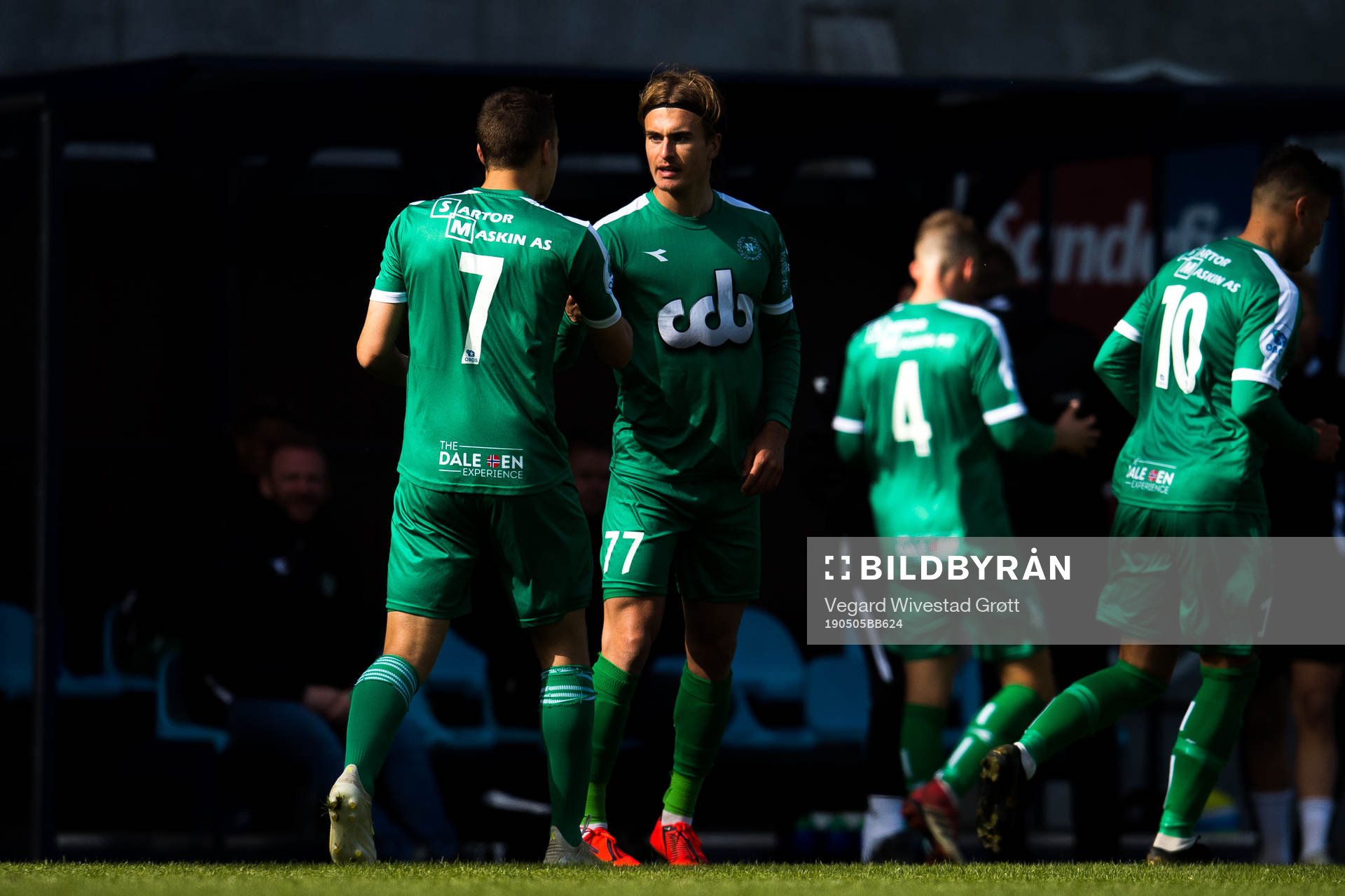 Marcus Mehnert of Nest-Sotra celebrates with teammate Jo