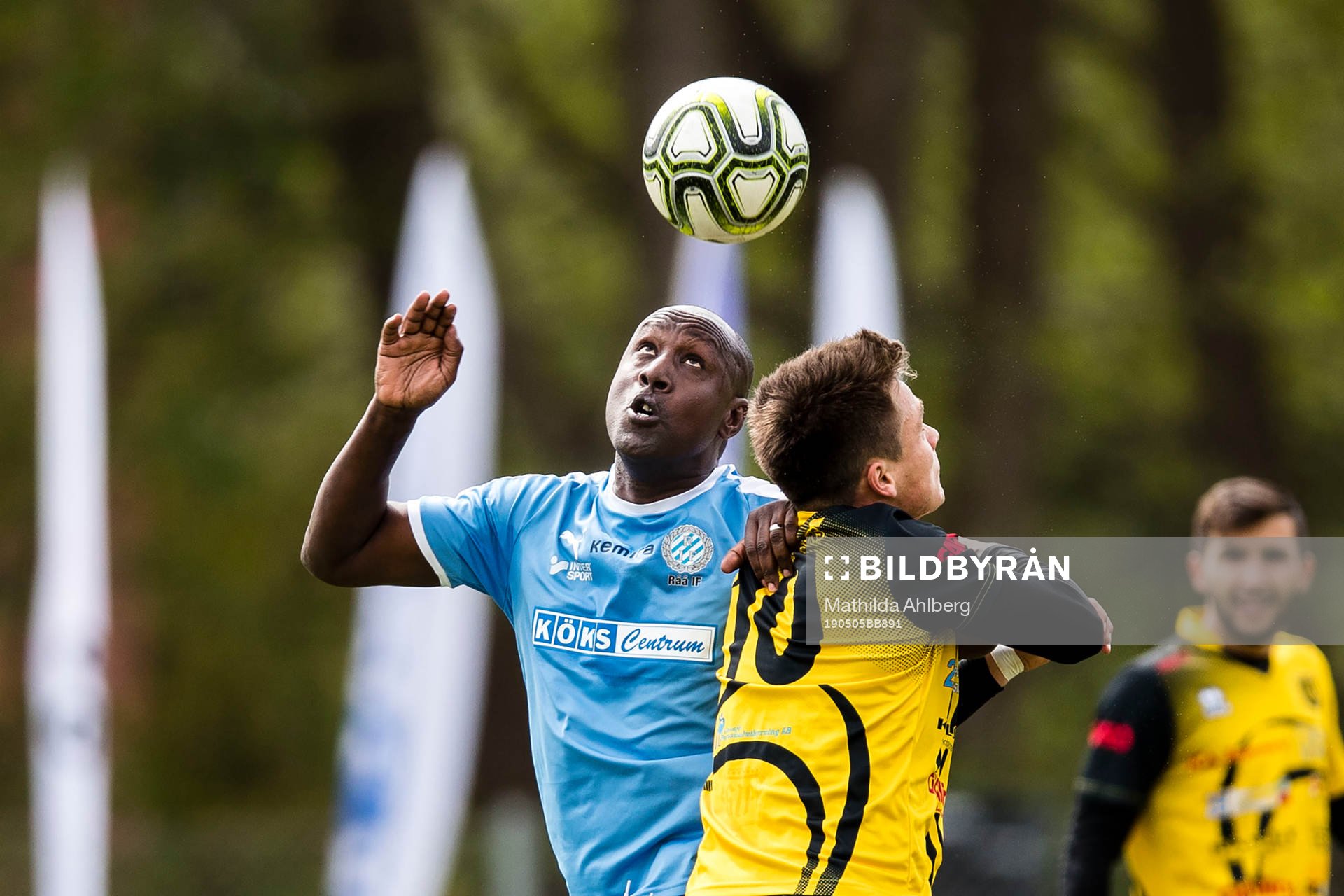 Råås Olivier Karekezi i nickduell med Gnosjös Ray DeLeon