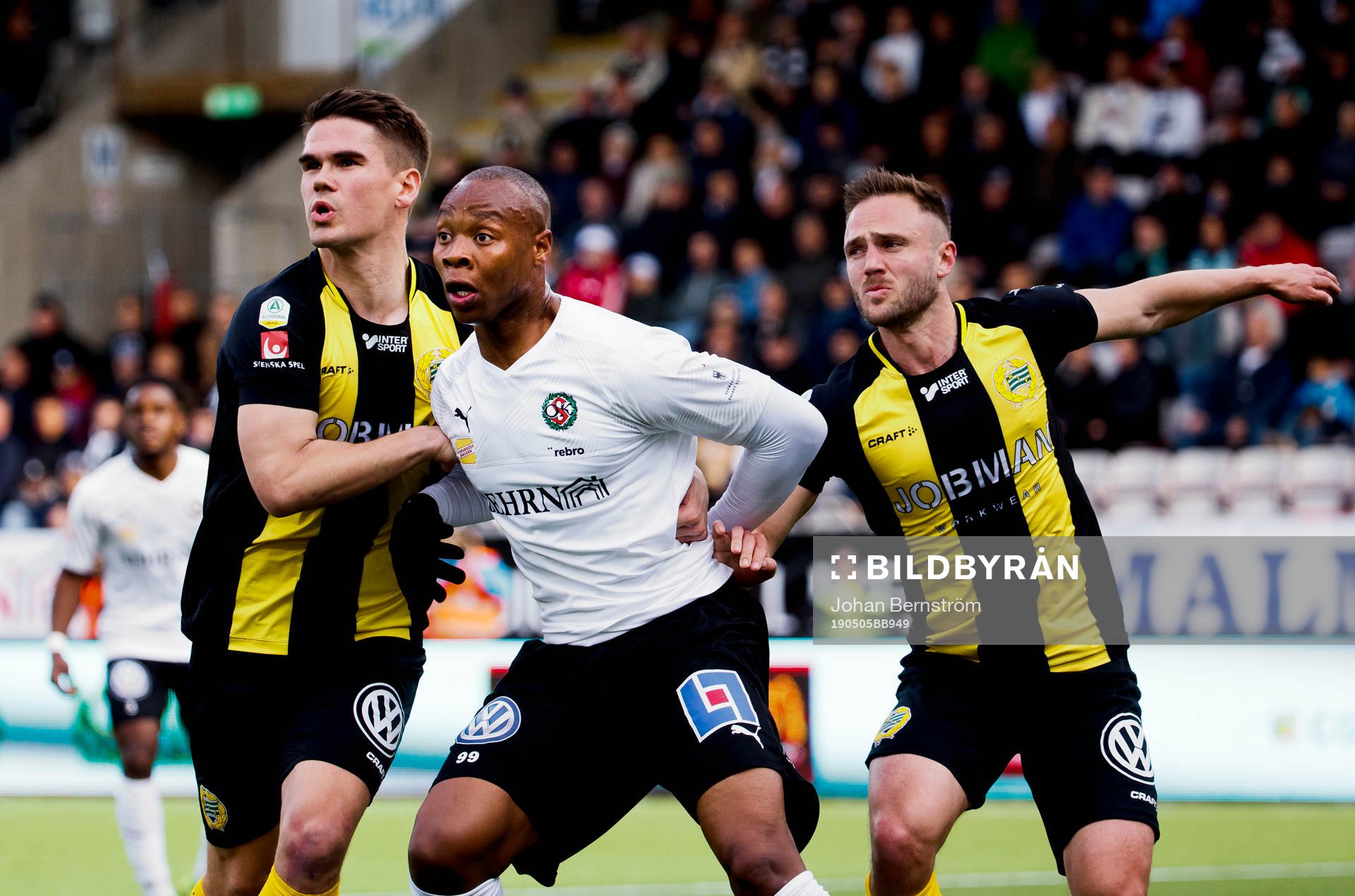 Hammarbys Vidar Örn Kjartansson och Örebros Carlos