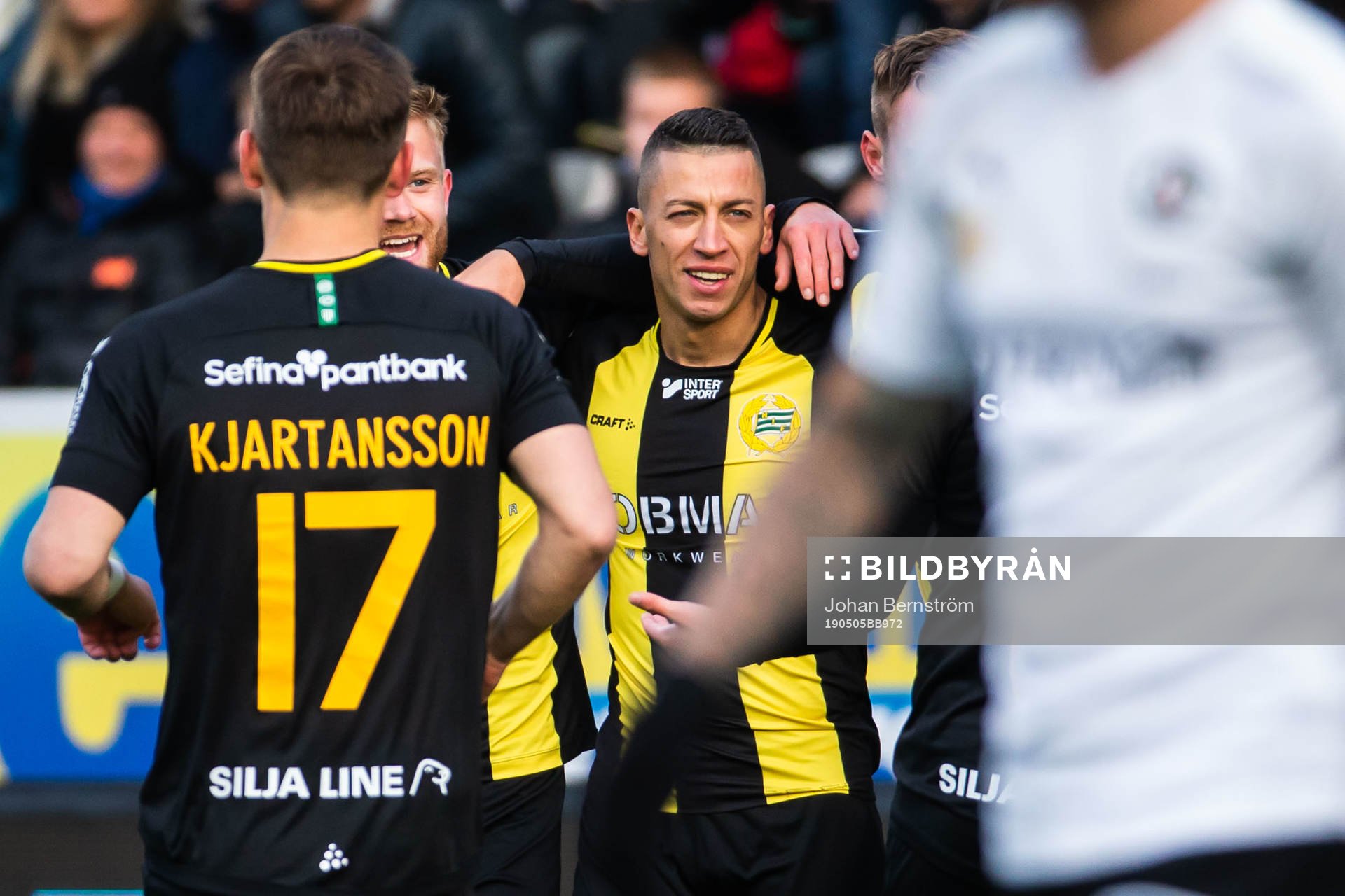 Hammarbys Nikola Djurdjic jublar med lagkamrater
