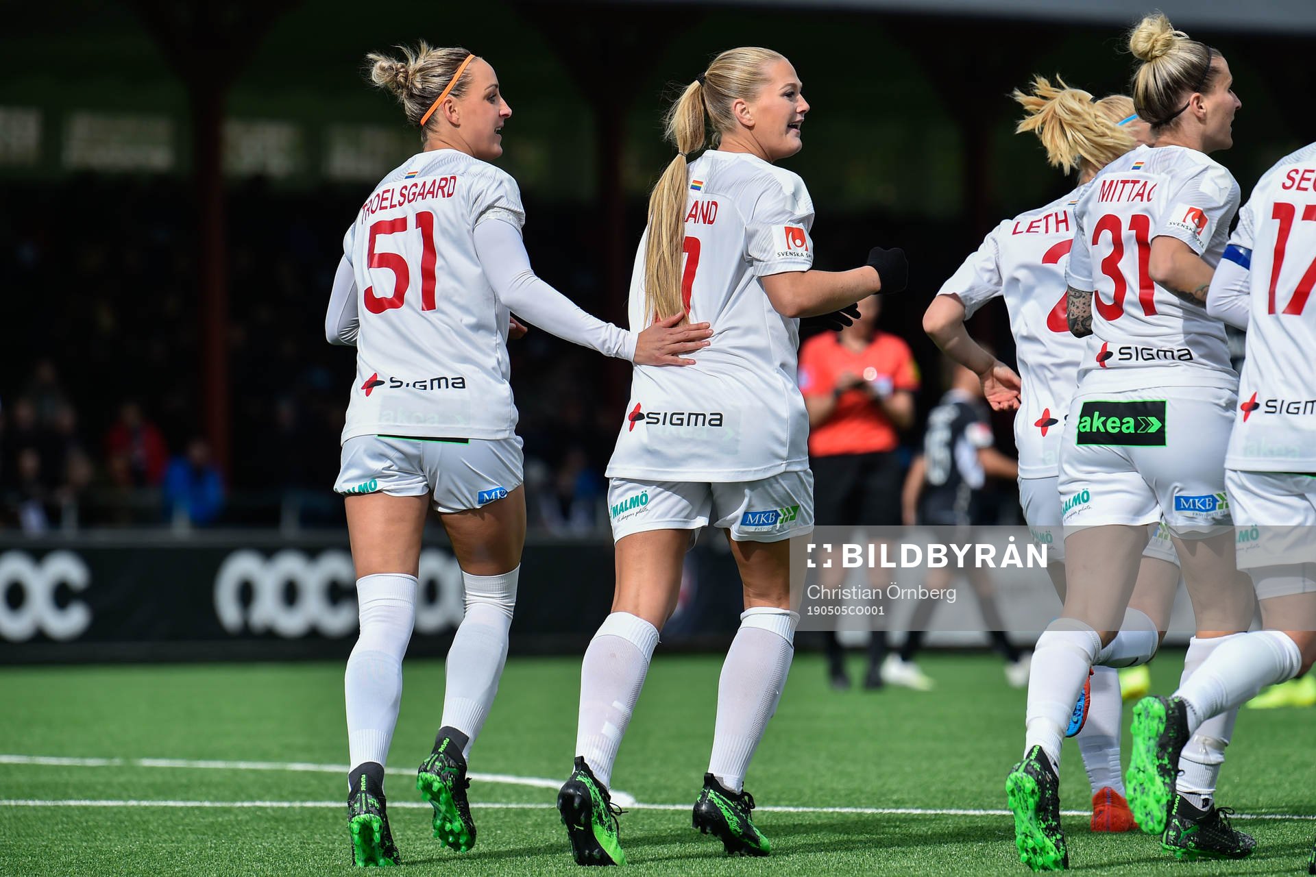 Rosengårds Lisa-Marie Utland jublar med Sanne Troelsgaard