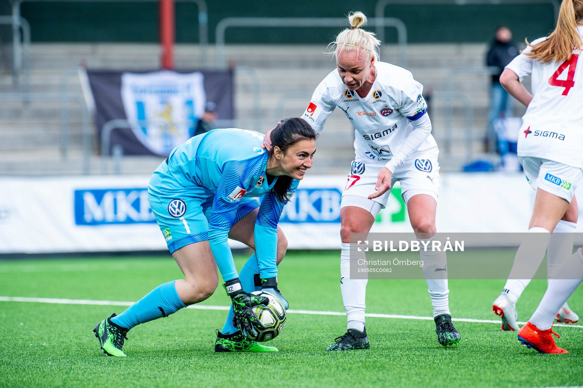 Rosengårds Caroline Seger jublar åt målvakt Zecira