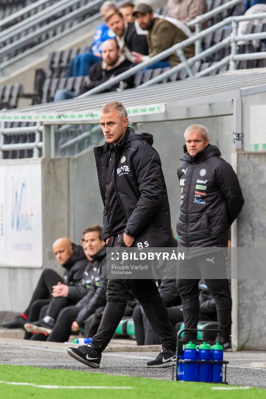Bengt Sæternes, head coach of Sandnes Ulf, and Gaute