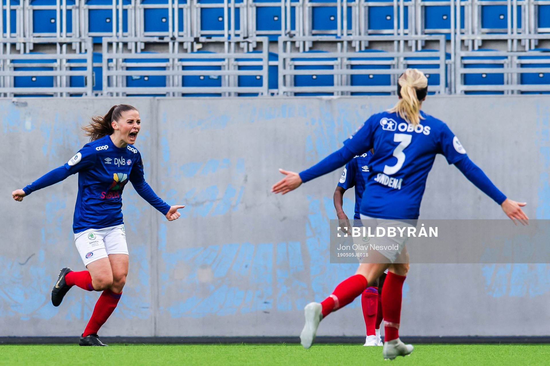 Jenna Dear of Vålerenga celebrates after 1-1 during the Toppserien match between Vålerenga and LSK Kvinner on May 5, 2019 in Oslo.