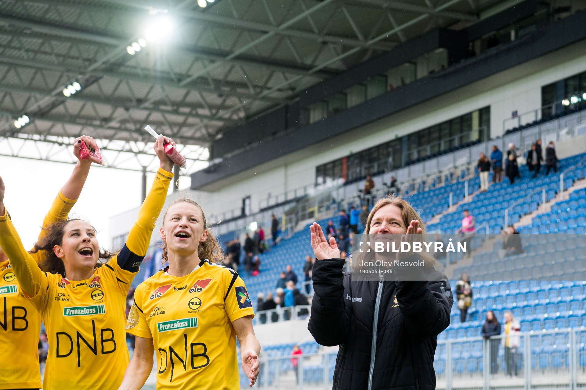 Ingrid Moe Wold, Synne Skinnes Hansen and Hege Riise, head