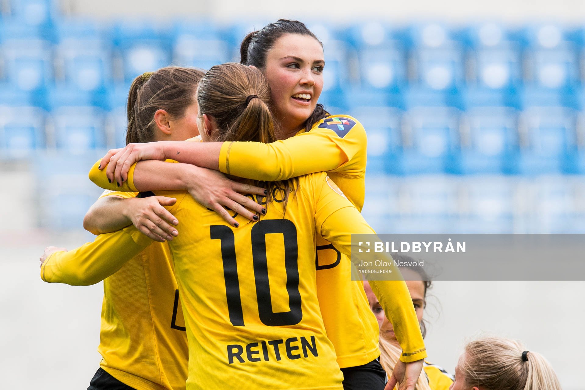 Ingrid Syrstad Engen of LSK Kvinner celebrates with