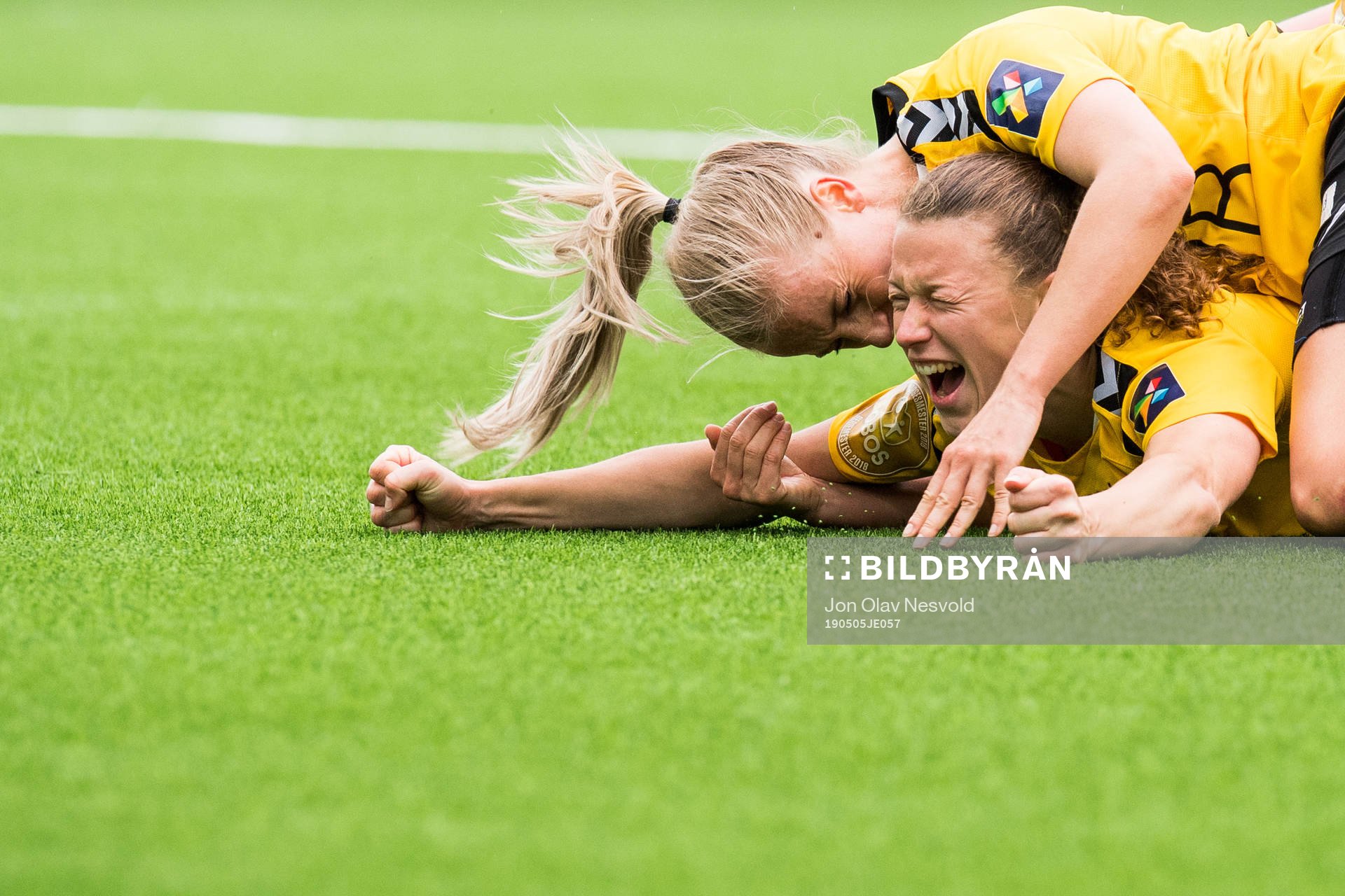 Synne Skinnes Hansen of LSK Kvinner celebrates with