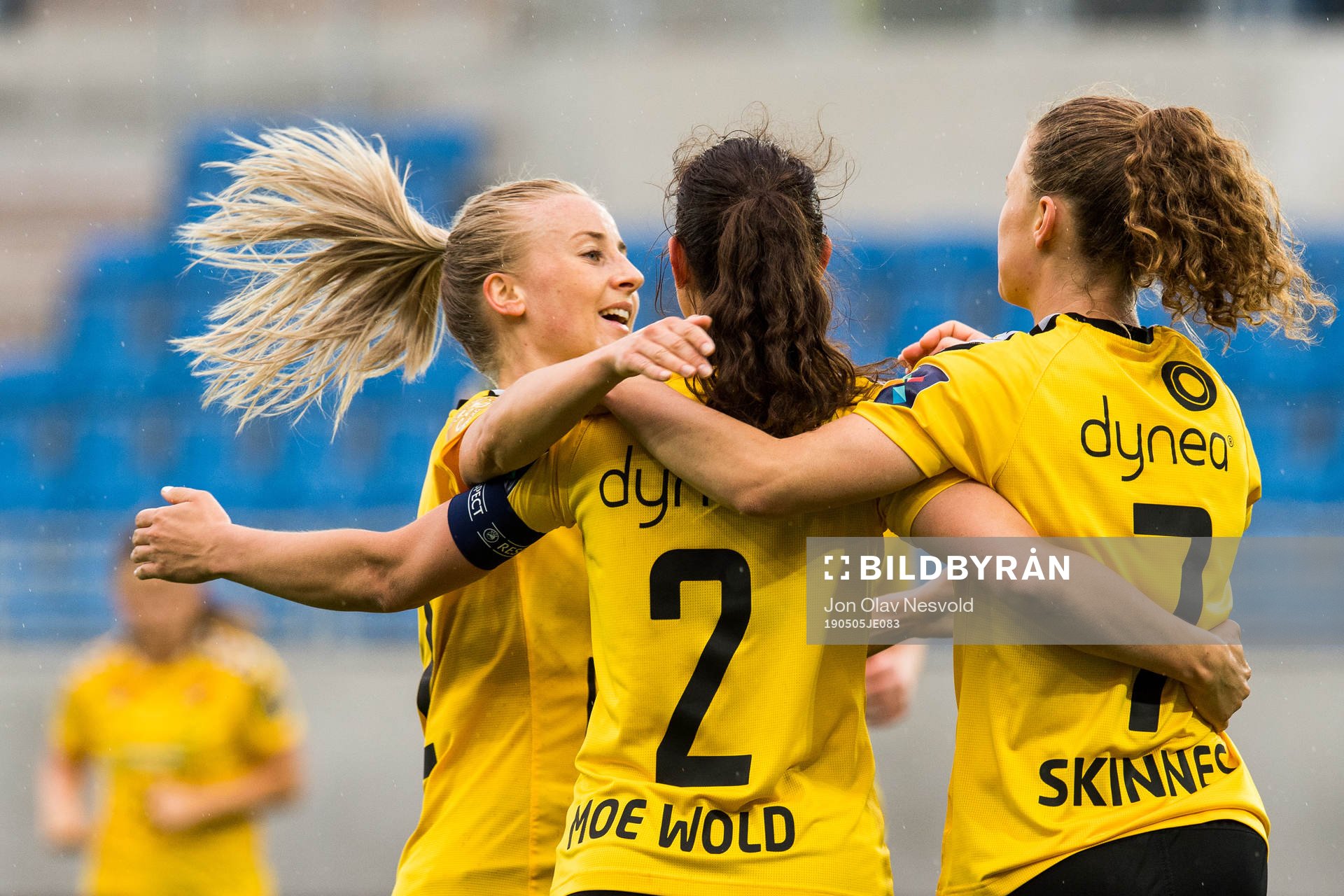 Anja Sønstevold of LSK Kvinner celebrates with teammates