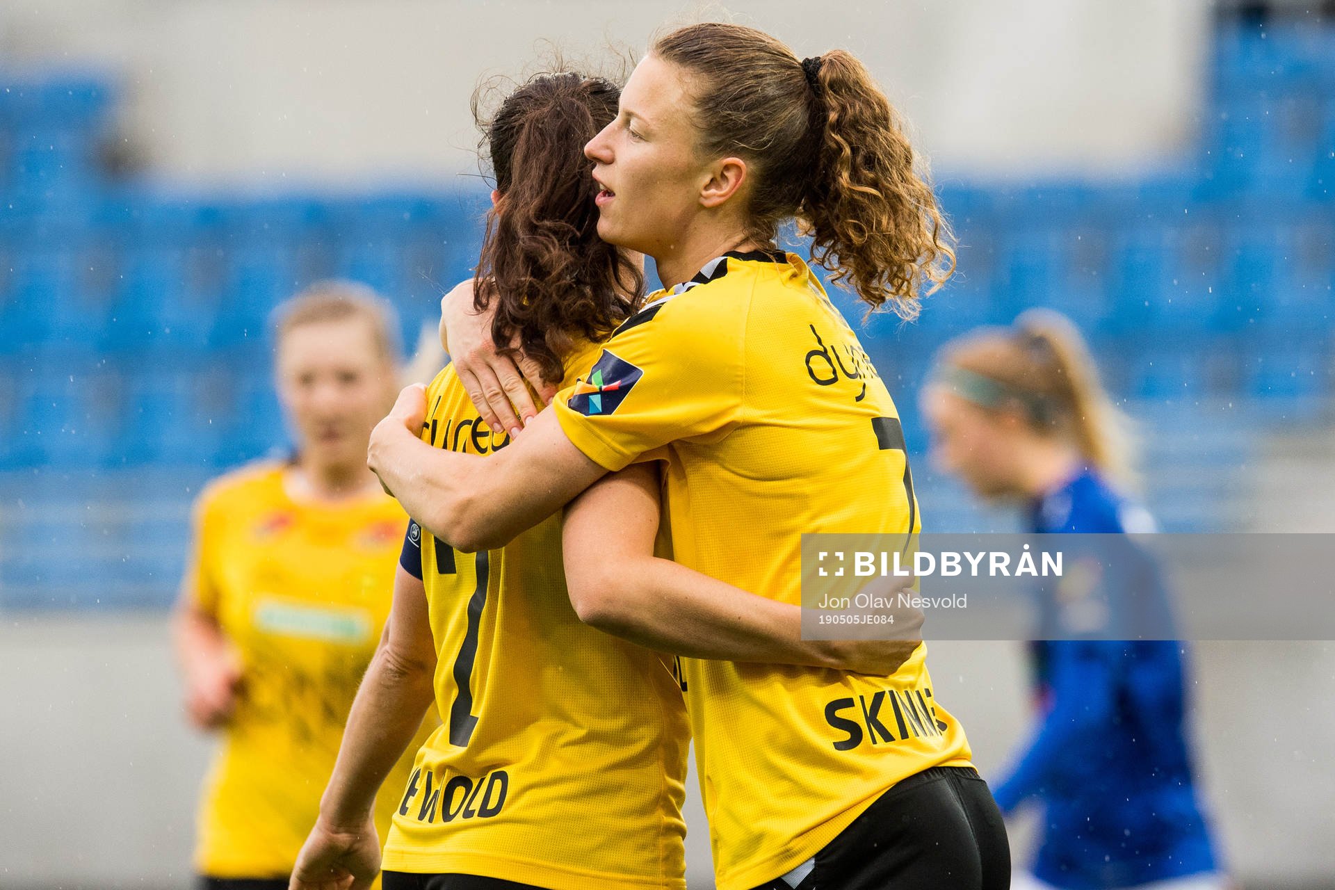 Synne Skinnes Hansen celebrates with teammates after scoring the 0-1 goal during the Toppserien match between Vålerenga and LSK Kvinner on May 5, 2019 in Oslo.