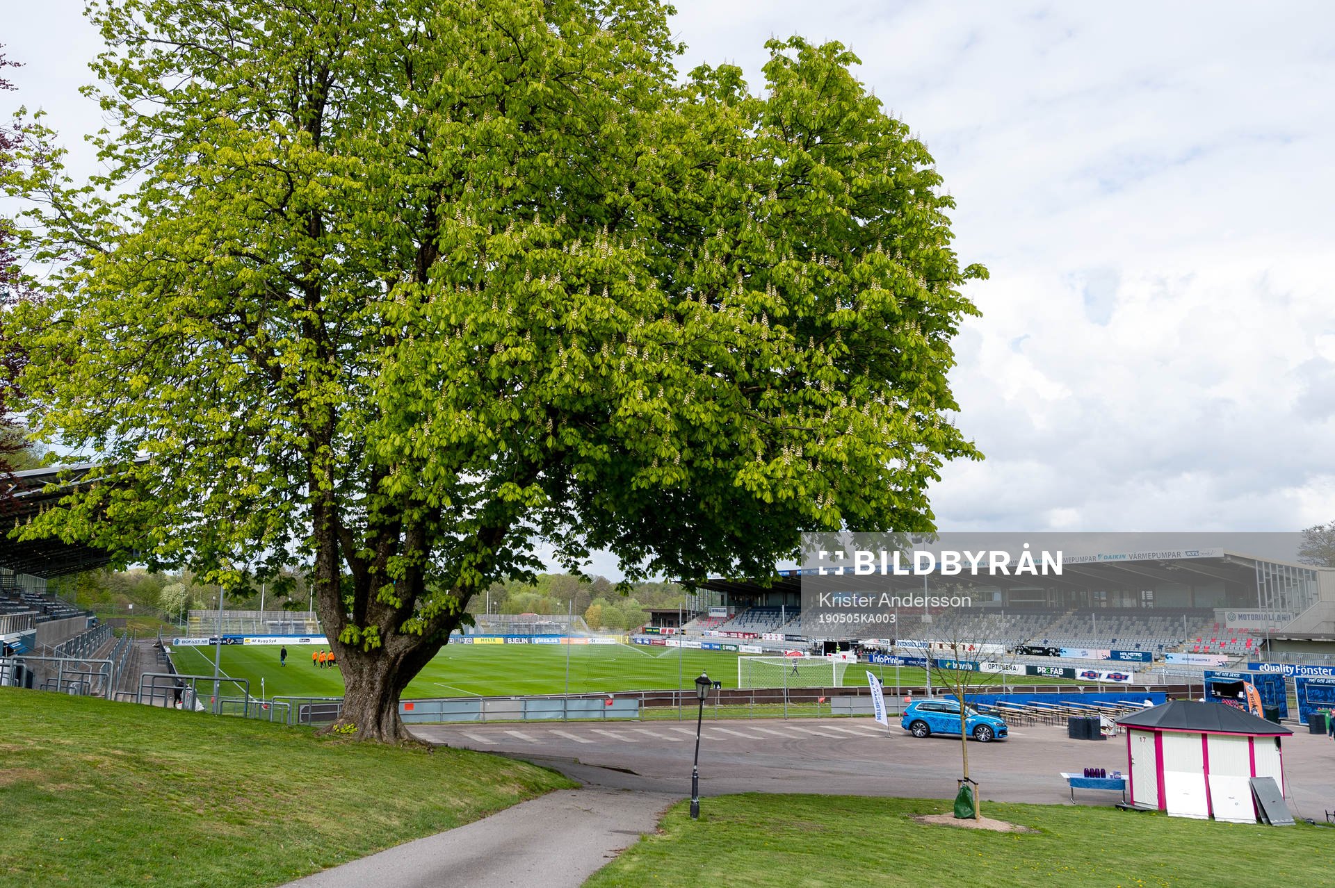 Exteriör vy över Örjans Vall före fotbollsmatchen i