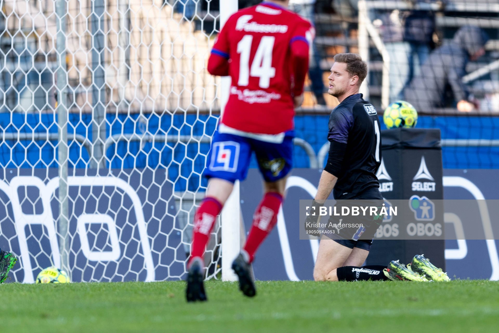 Halmstads målvakt Malkolm Nilsson deppar