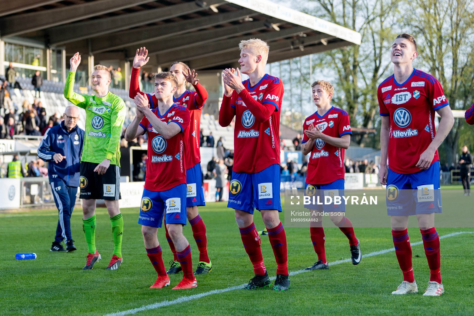 Östers spelare jublar