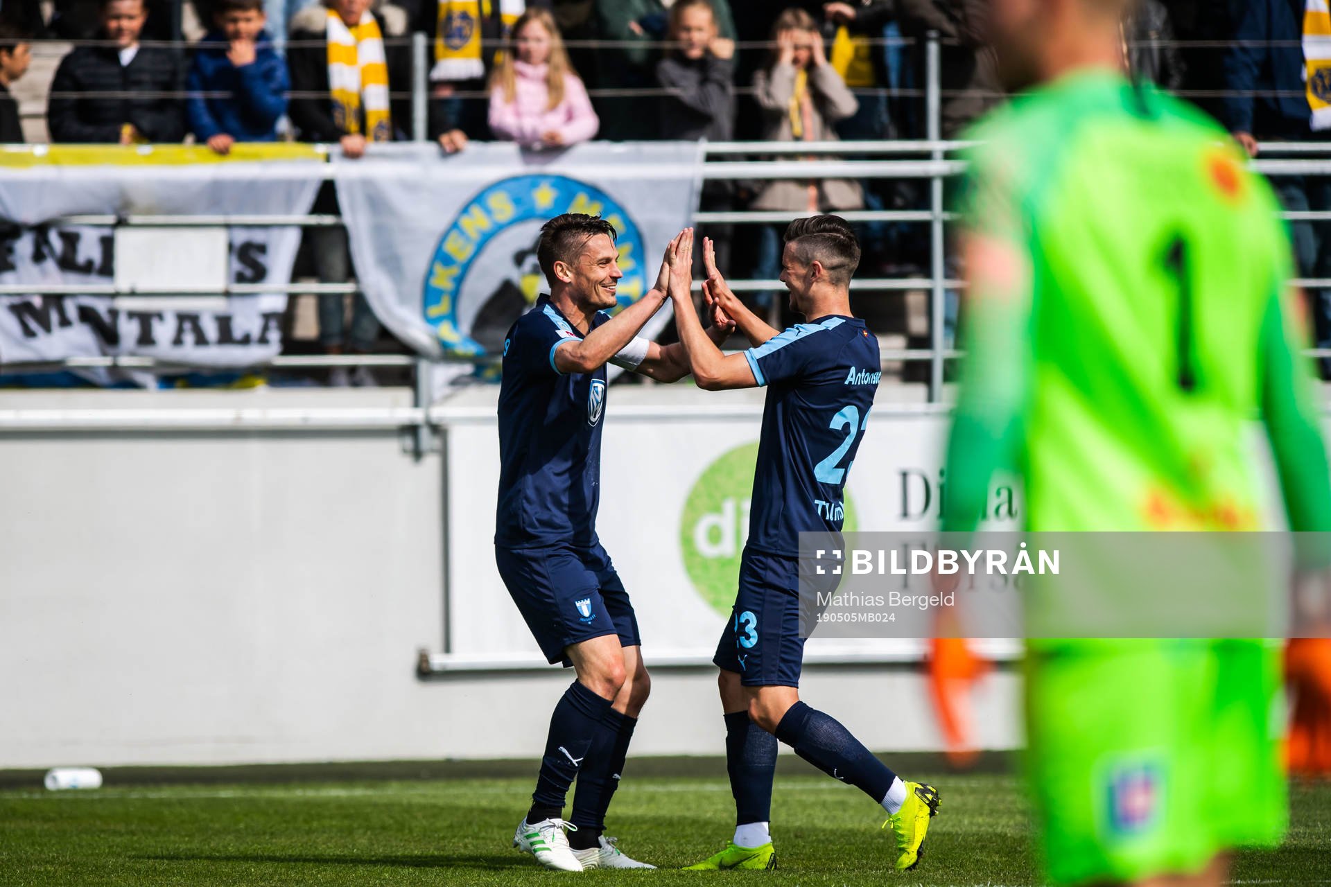 Malmö FFs Markus Rosenberg jublar med Marcus Antonsson