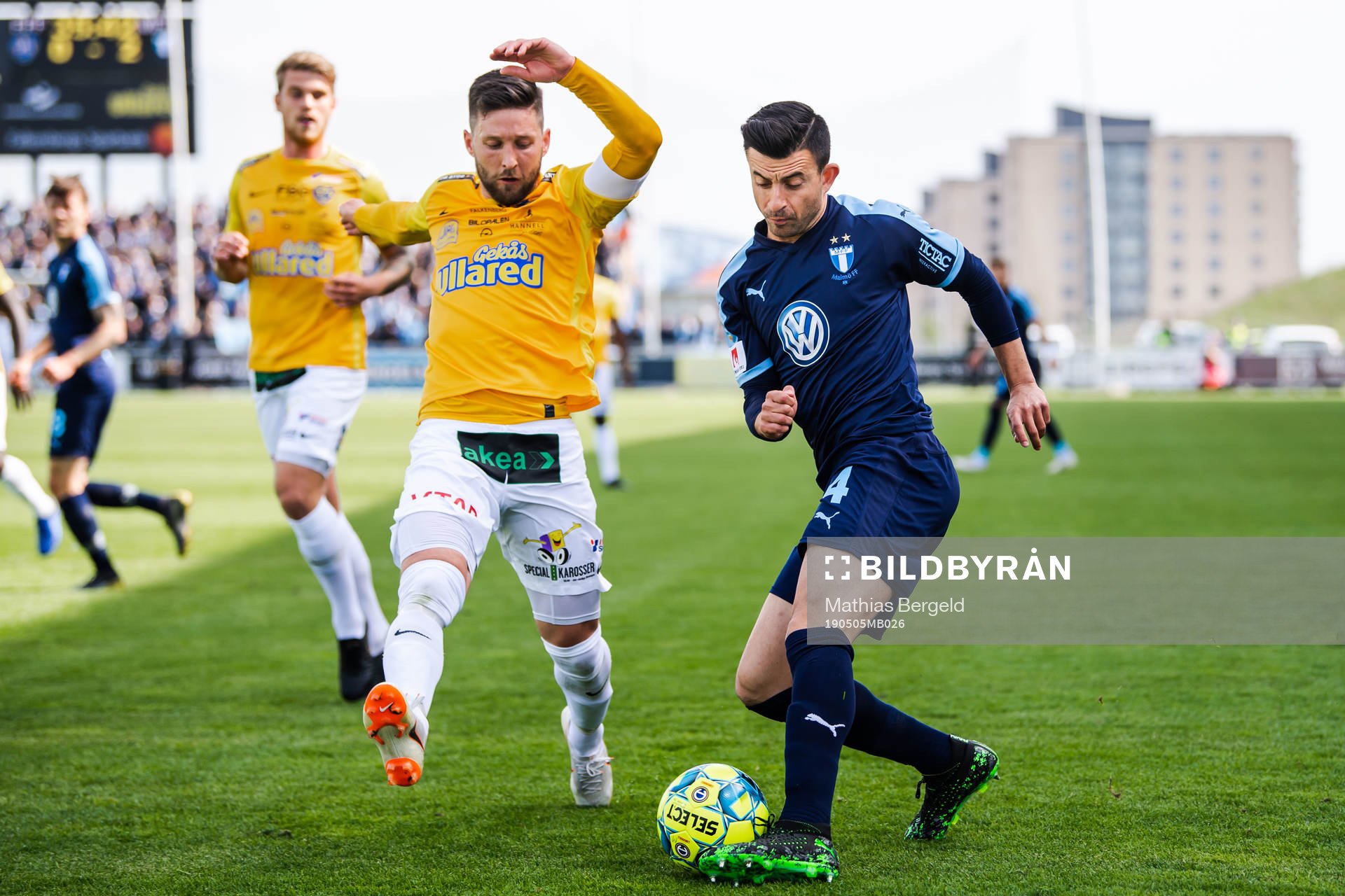 Falkenbergs Tibor Brink Joza och Malmö FFs Behrang Safari