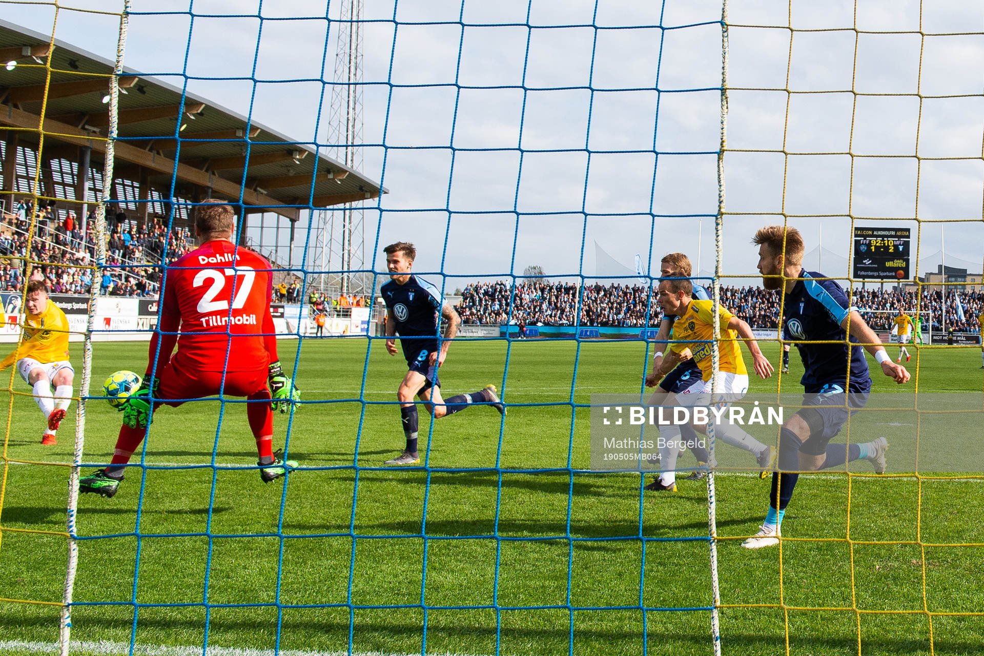 Malmö FFs Johan Dahlin med en räddning
