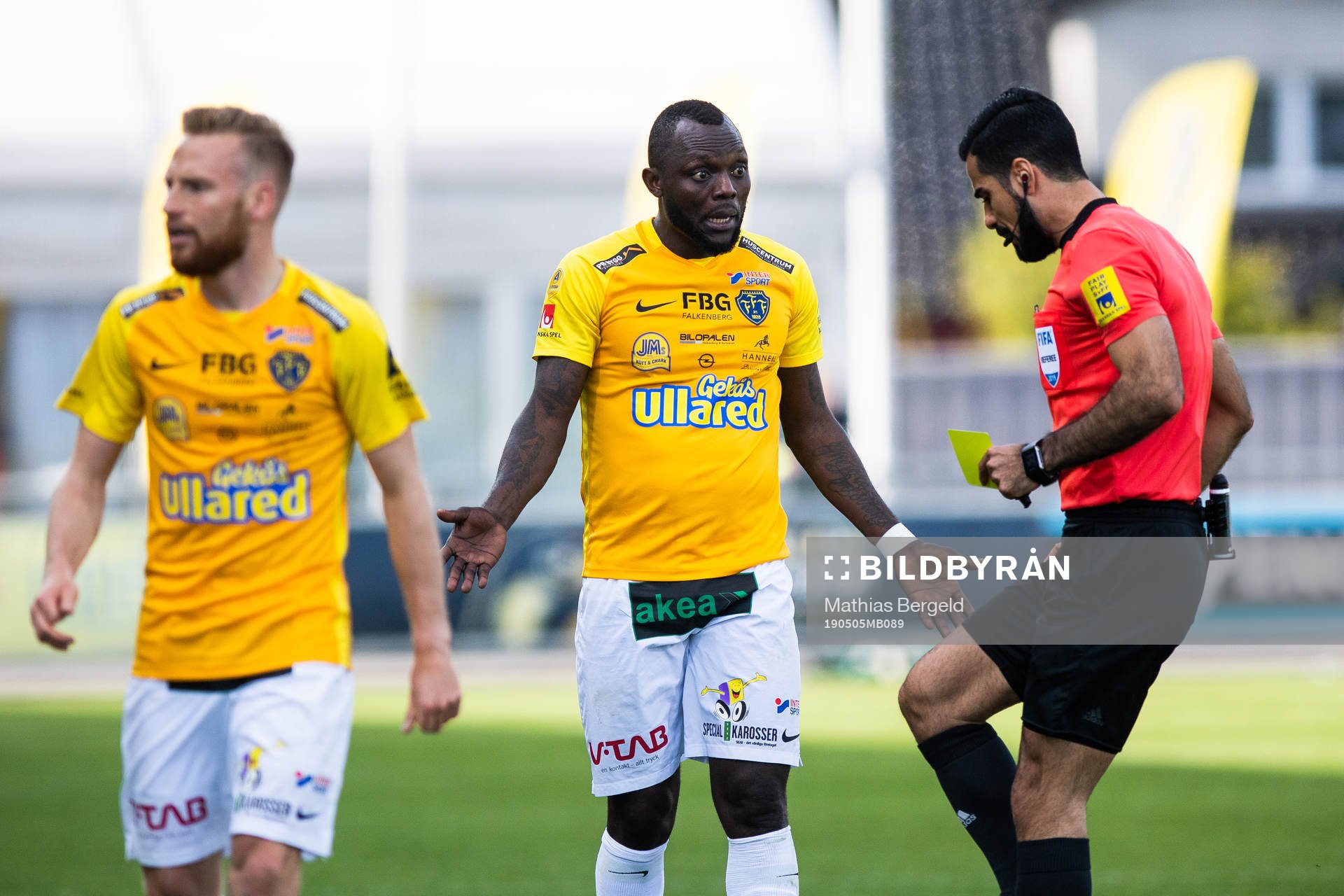 Falkenbergs John Chibuike reagerar mot domare Mohammed