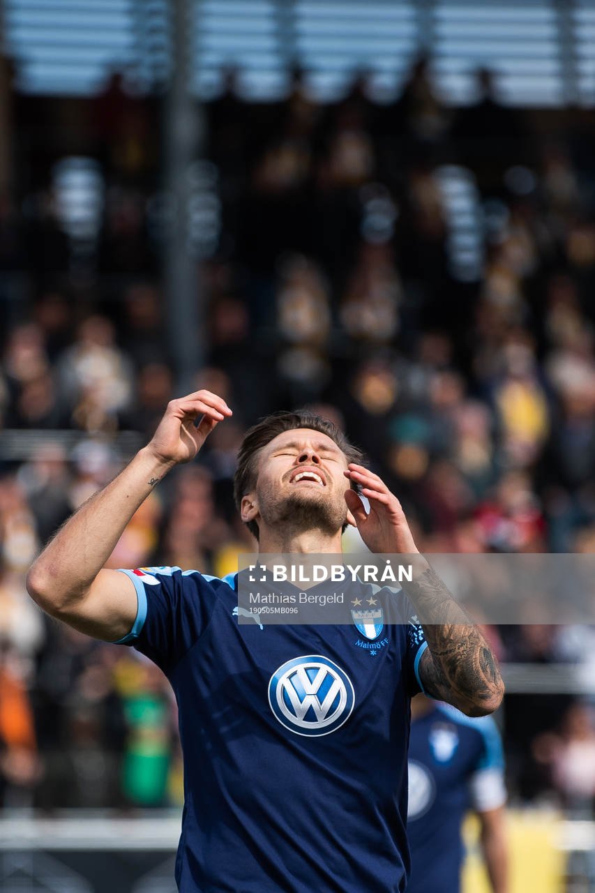 Malmö FFs Arnór Traustason reagerar