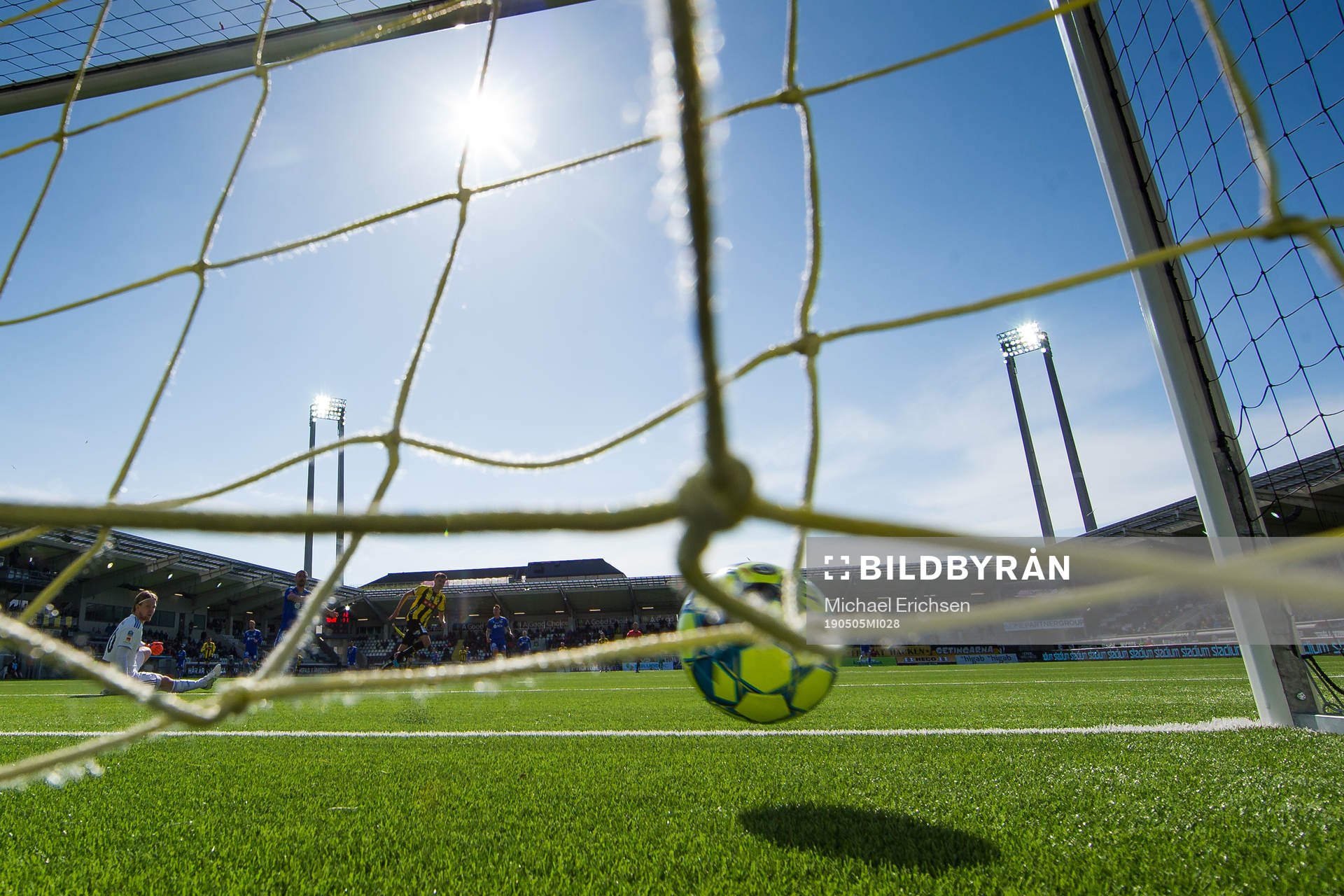 Häckens Alexander Jeremejeff skjuter 1-0 bakom Sundsvalls