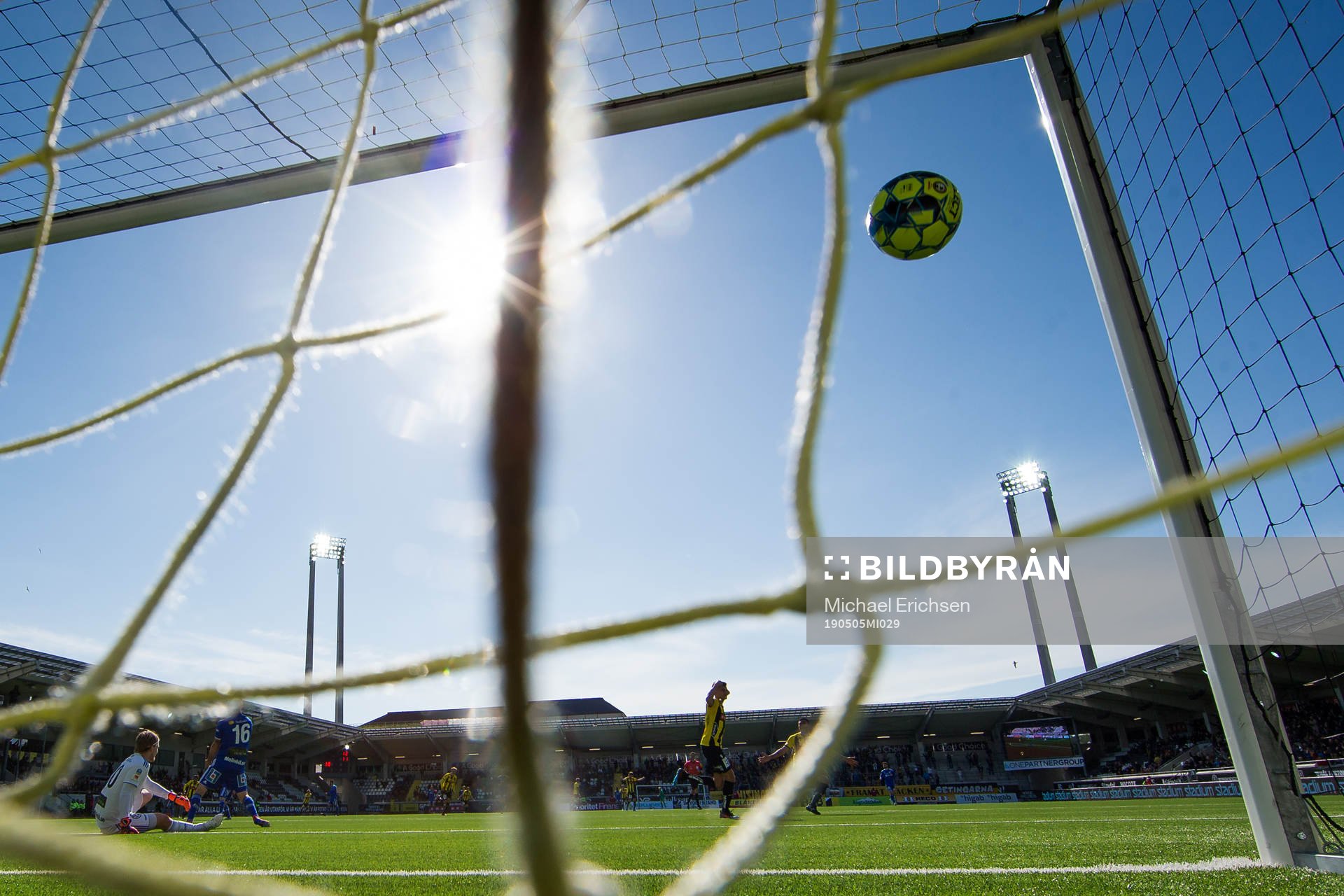 Häckens Alexander Jeremejeff skjuter 1-0 bakom Sundsvalls