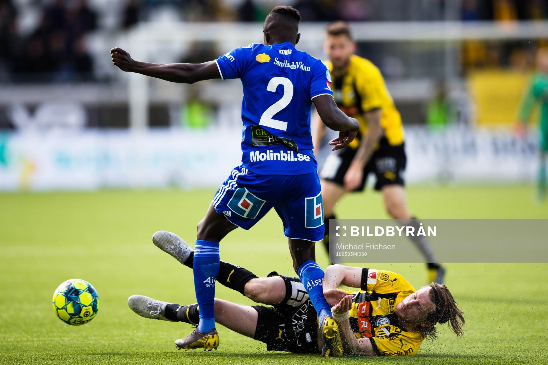 Häckens Erik Friberg glidtacklat Sundsvalls Pa Konate