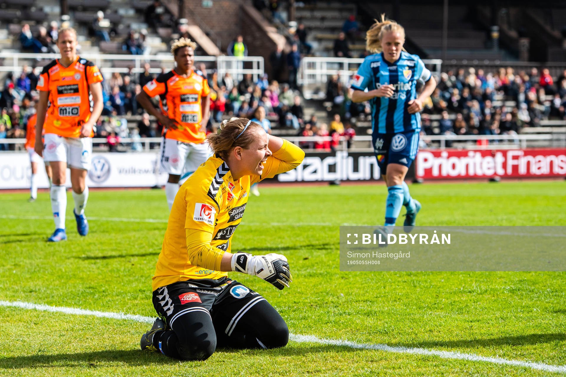 Kristianstads målvakt Brett Elisabeth Maron har ont