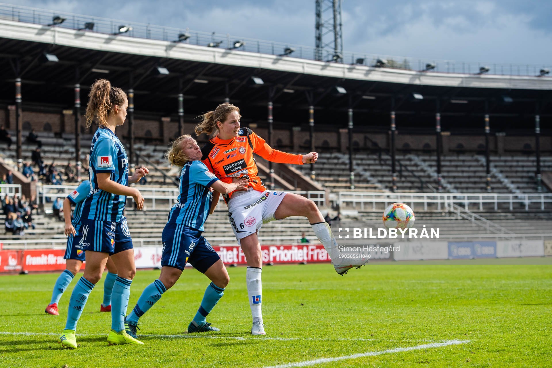 Djurgårdens Mia Jalkerud och Kristianstads Amanda Edgren
