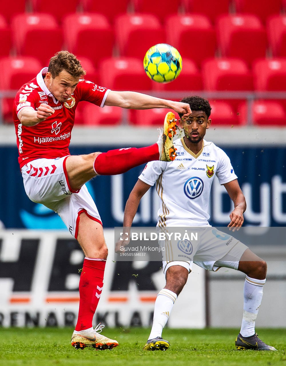 Kalmars Piotr Johansson och Östersunds Tesfaldet Tekie