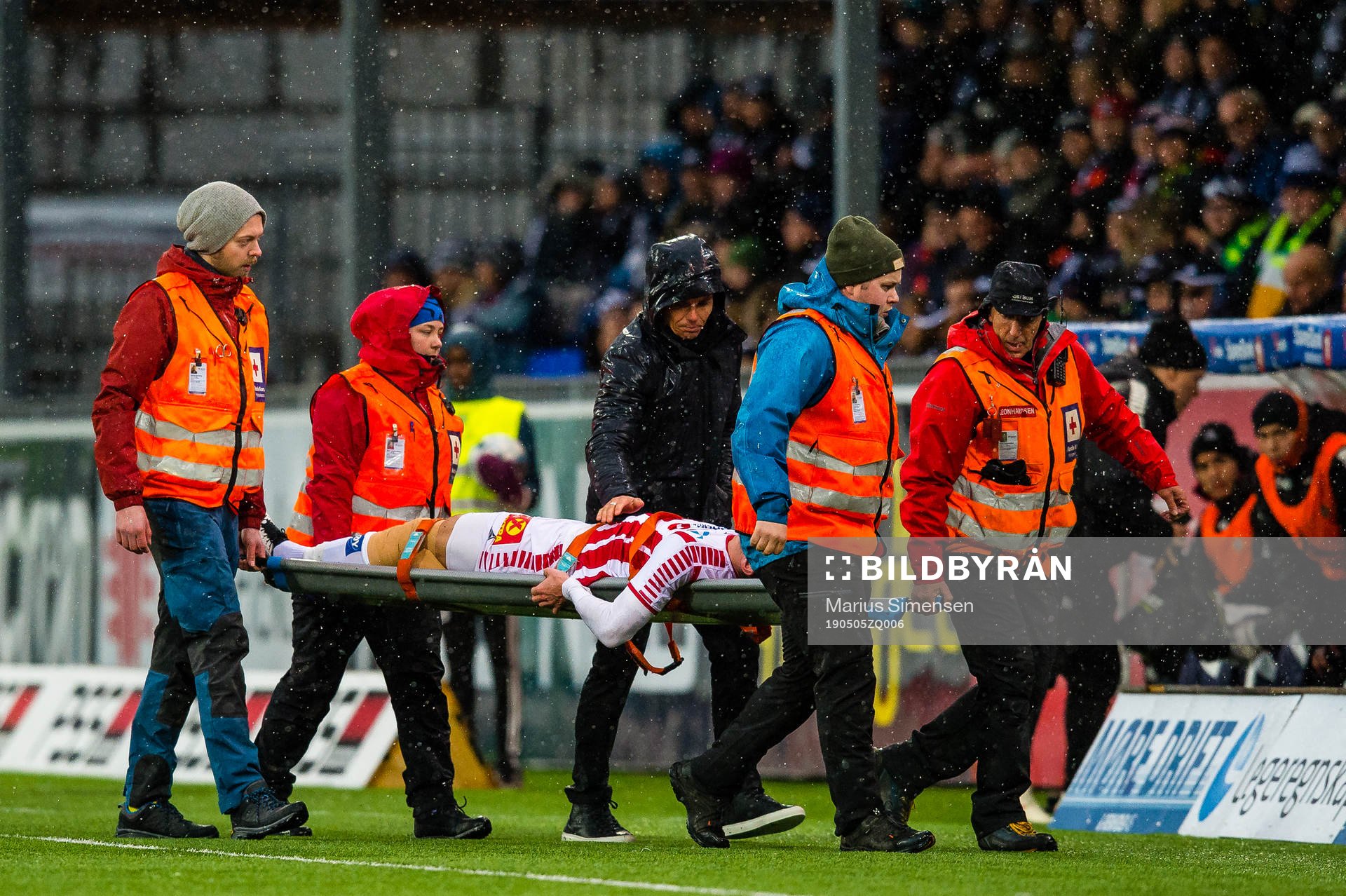 Simen Søraunet Wangberg of Tromsø and Simo Valakari, head