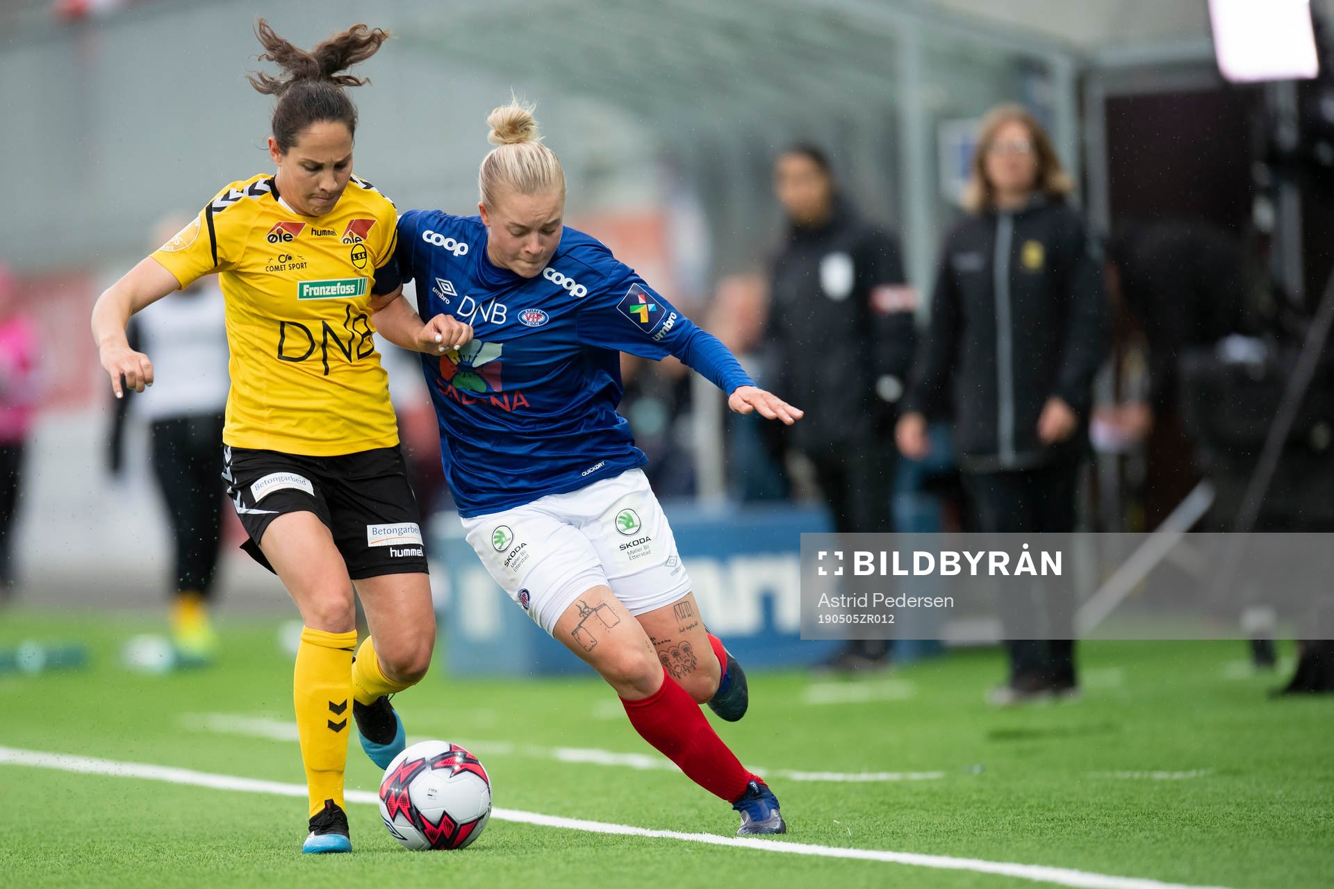 Ingrid Wold of LSK Kvinner  and Marie Markussen of