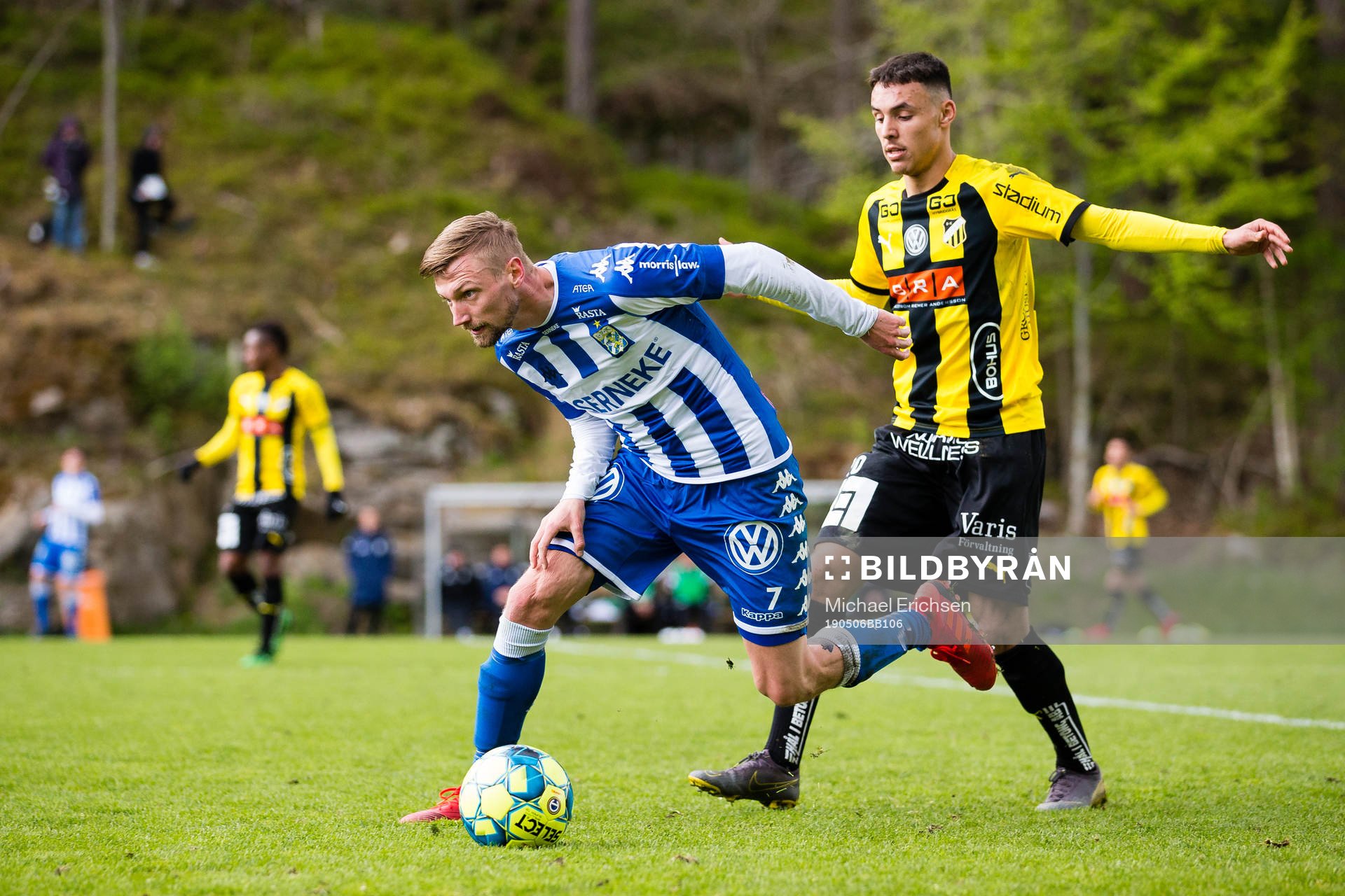 IFK Göteborgs Sebastian Eriksson och Häckens Ali Youssef