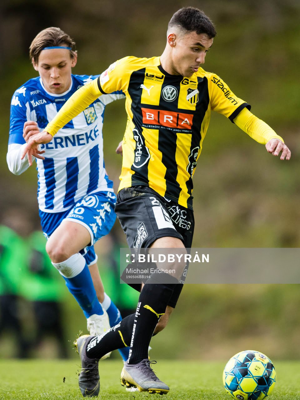IFK Göteborgs Noah Alexandersson och Häckens Ali Youssef