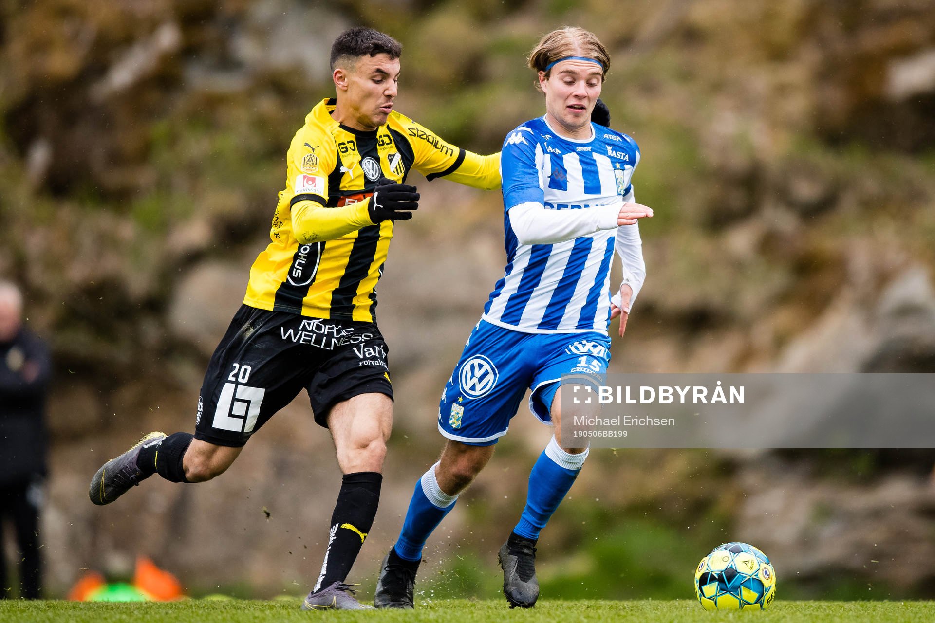 Häckens Ali Youssef och IFK Göteborgs Victor Olofsson under fotbollsmatchen i U21 allsvenskan mellan IFK Göteborg och Häcken den 6 maj 2019 i Göteborg.