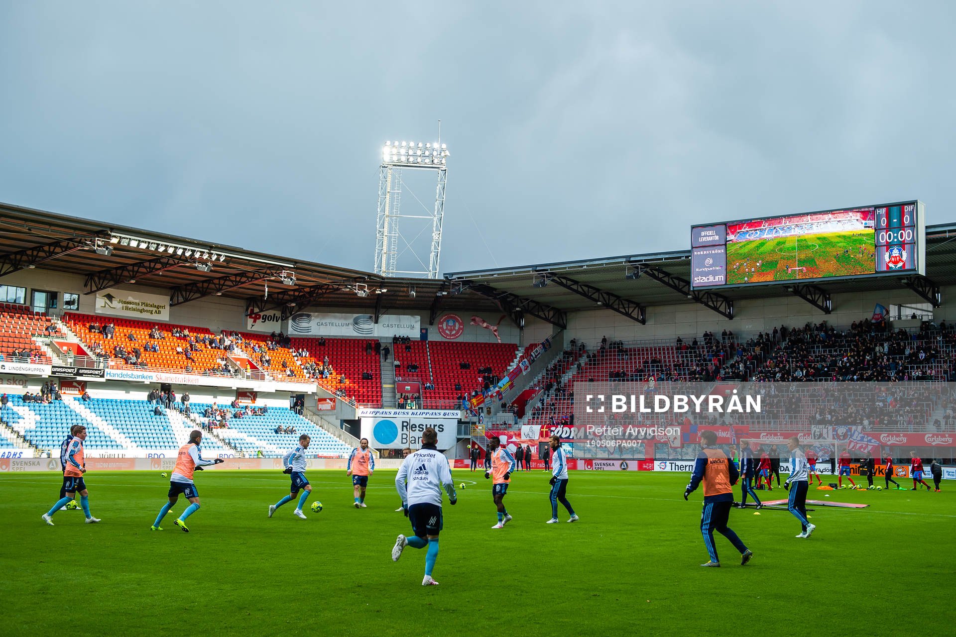 Djurgårdens spelare värmer upp