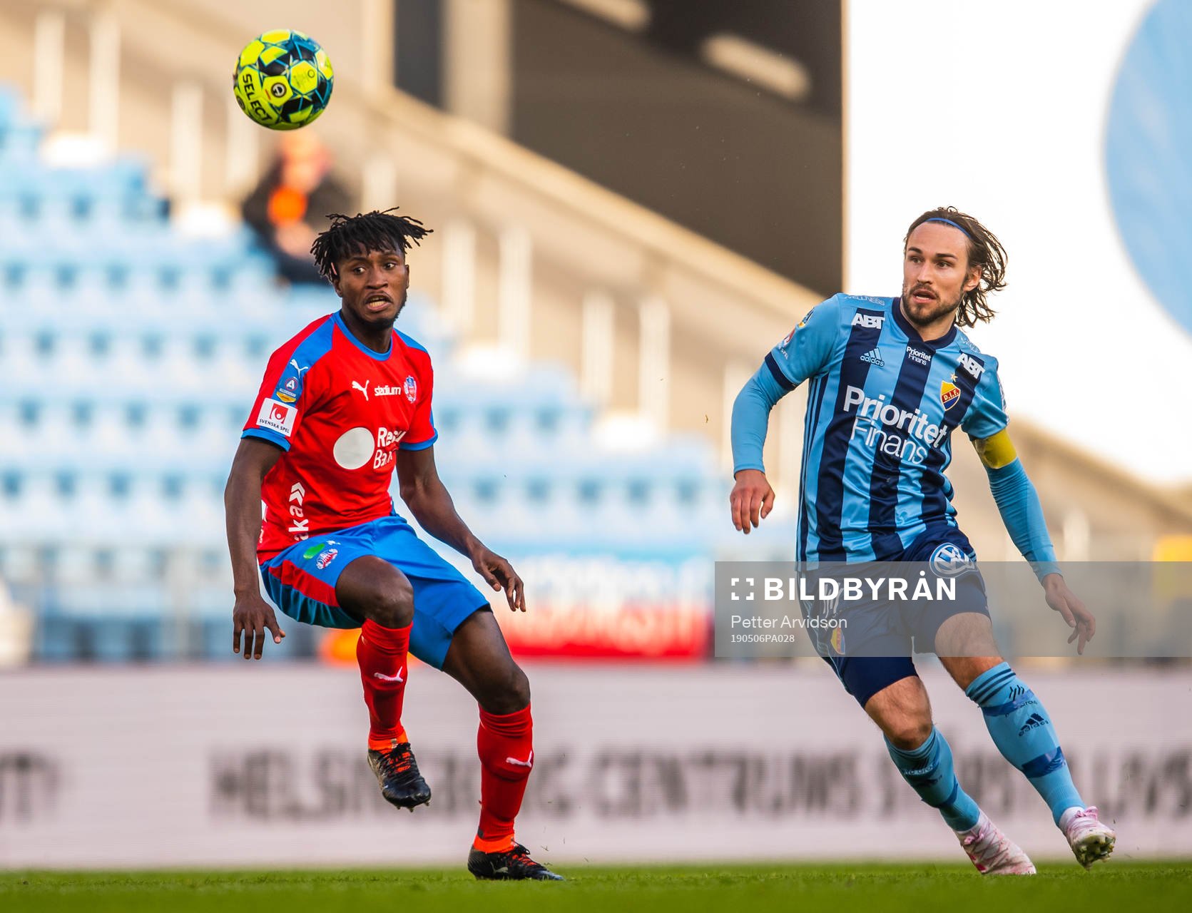 Helsingborgs Mamudu Moro och Djurgårdens Kevin Walker