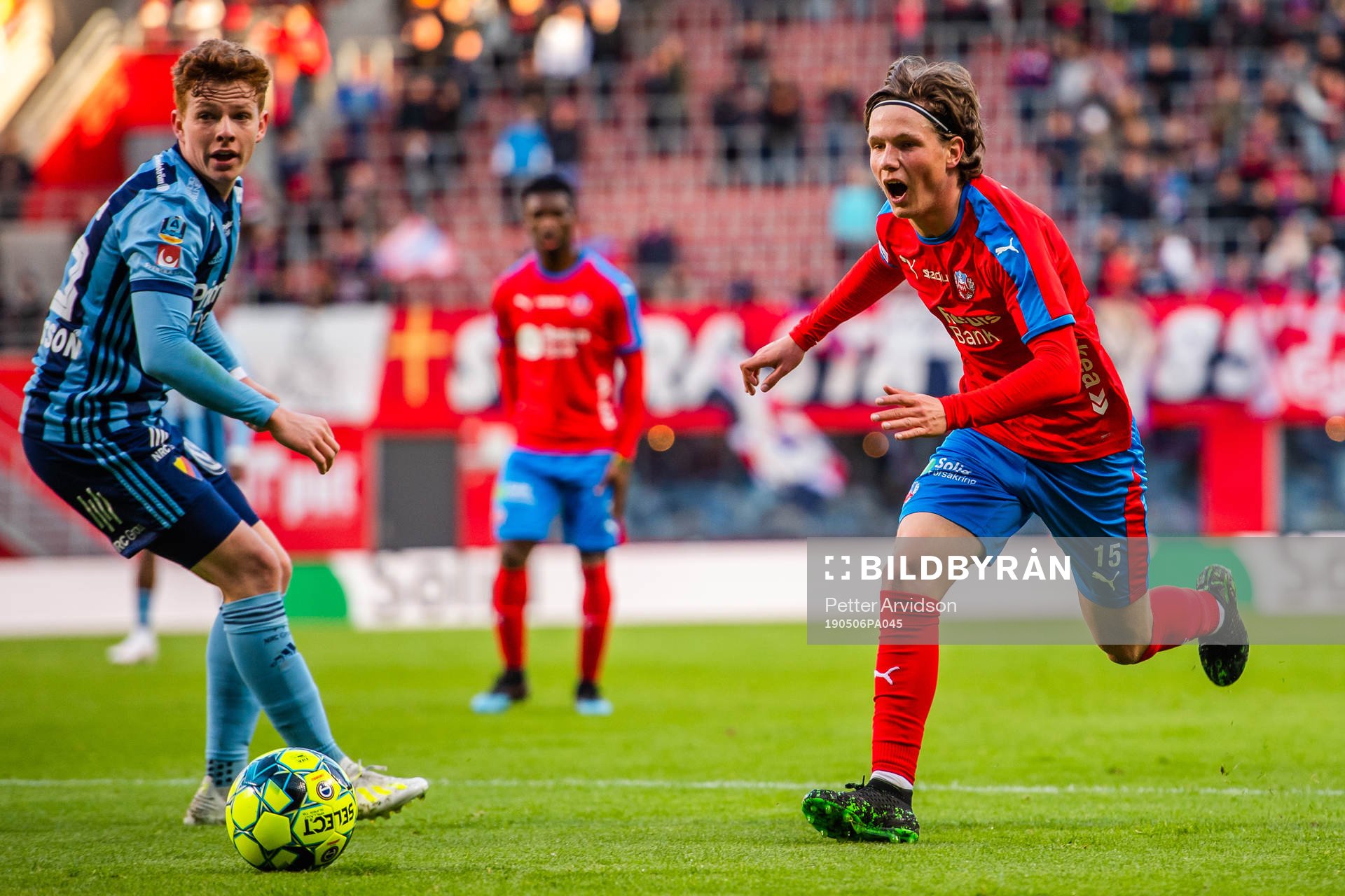 Helsingborgs Max Svensson och Djurgårdens Aslak Witry