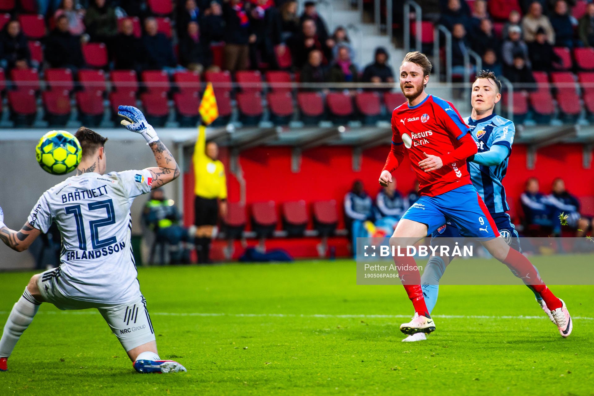 Helsingborgs Rasmus Jönsson med mål bakom Djurgårdens