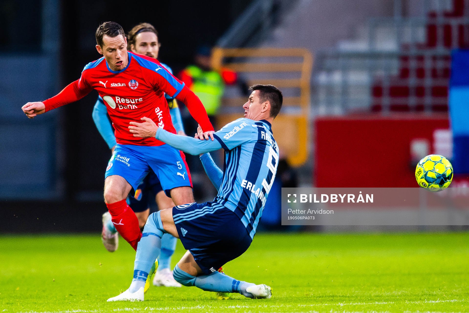 Helsingborgs Johan Persson och Djurgårdens Haris Radetinac