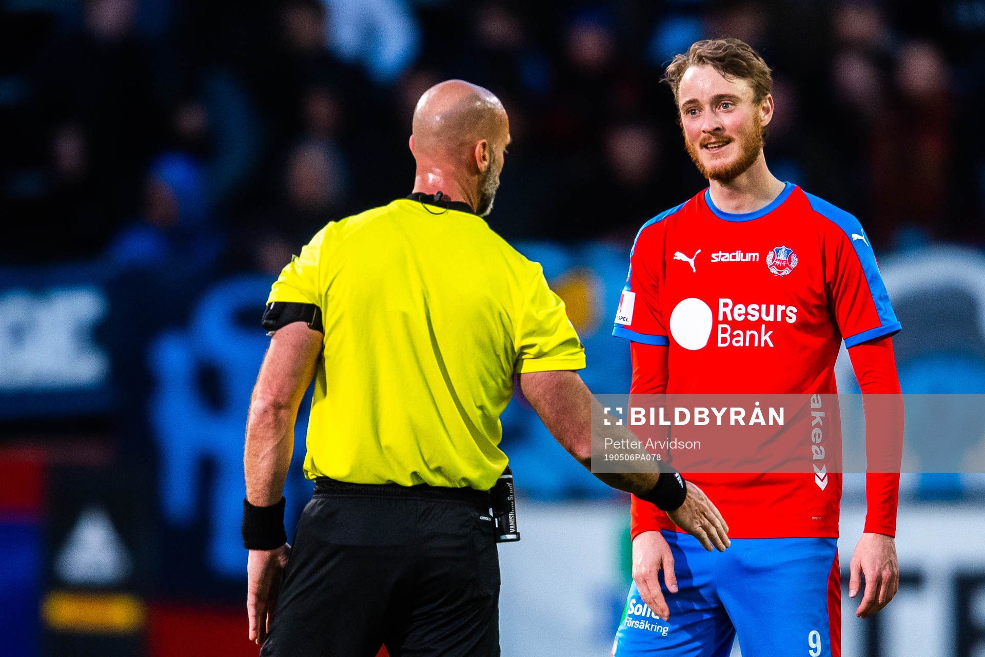 Helsingborgs Rasmus Jönsson i samtal med Domare Stefan