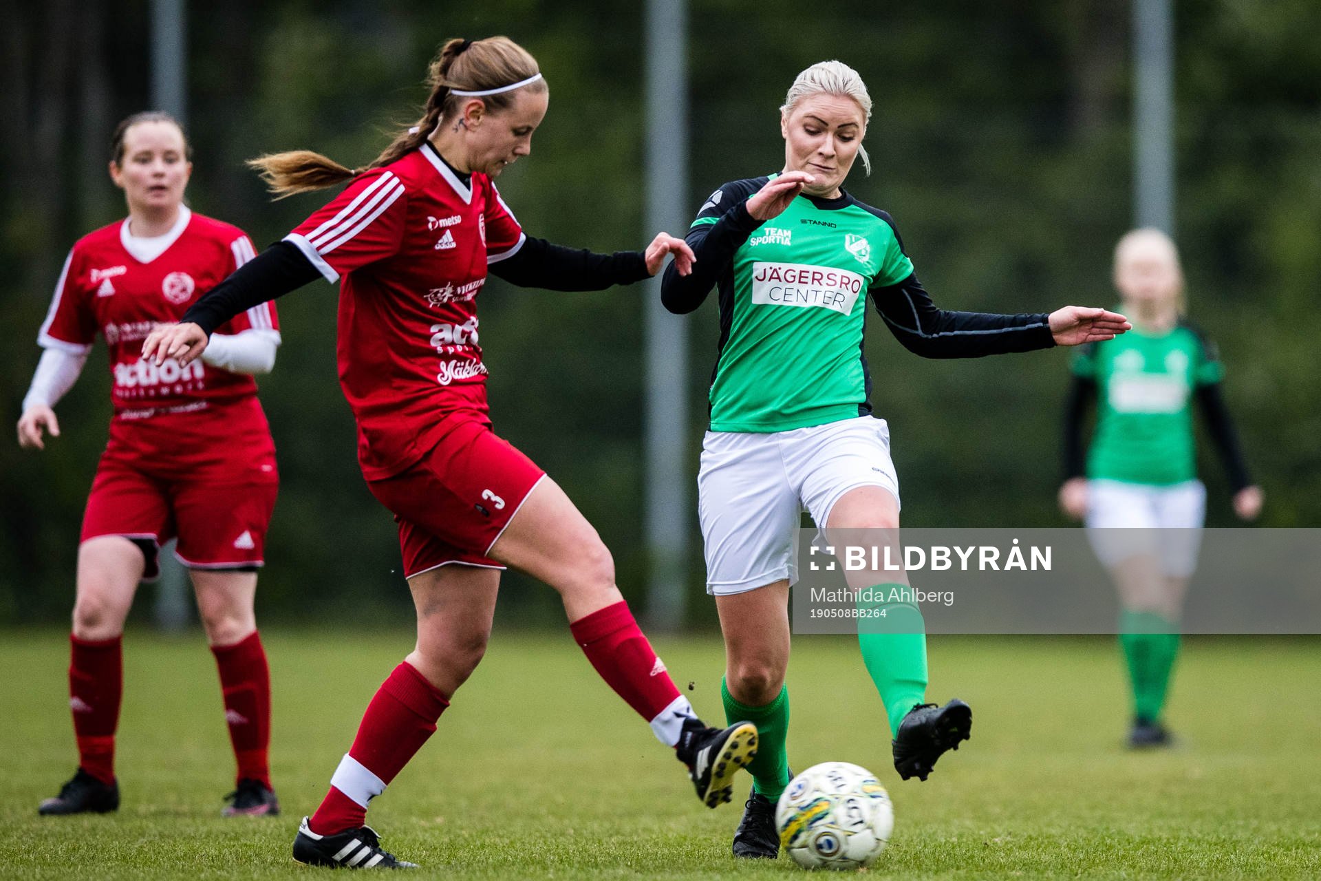 Gislövs Malin Jönsson och Husies Julia Barte