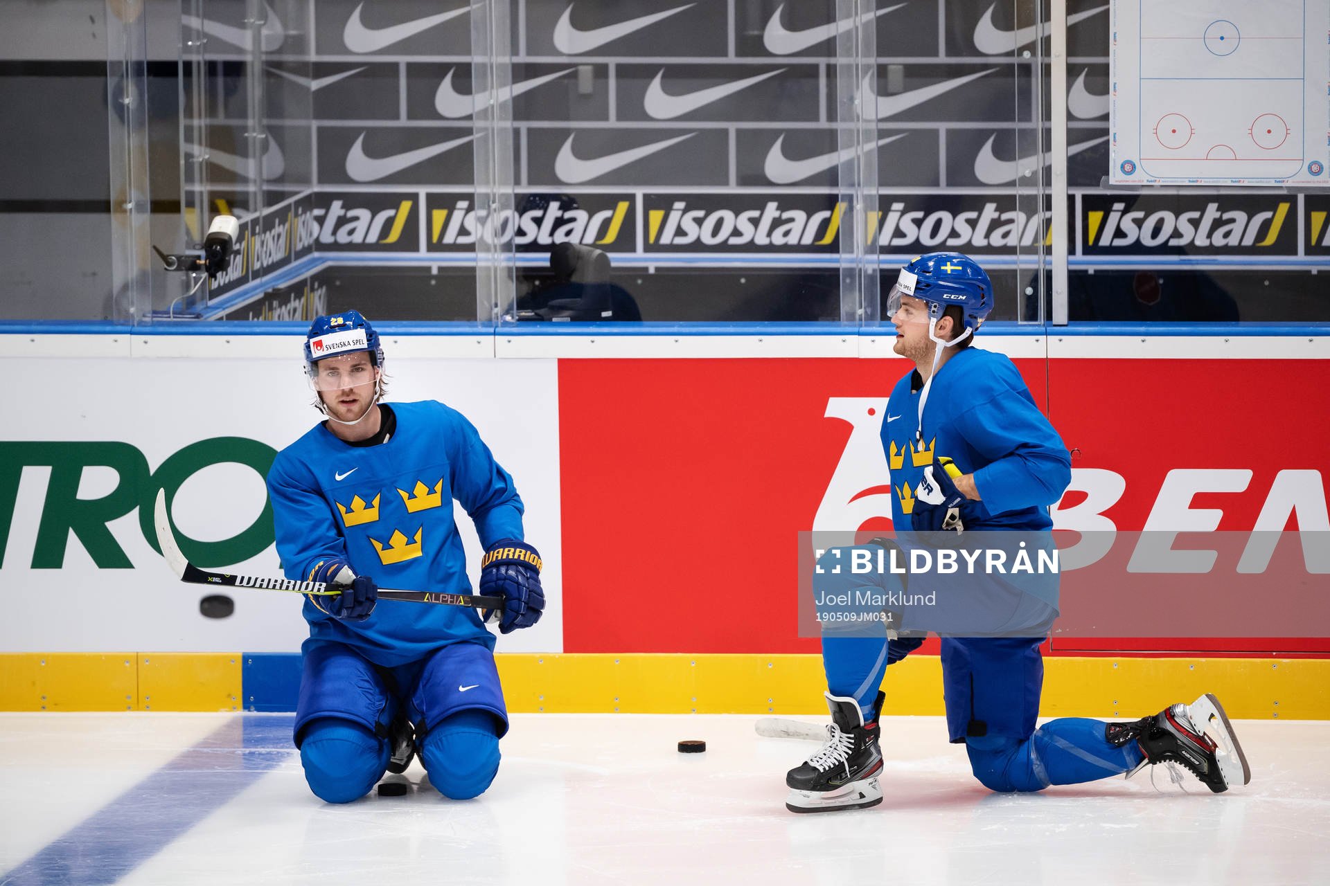 Elias Lindholm and William Nylander of Sweden at a practice