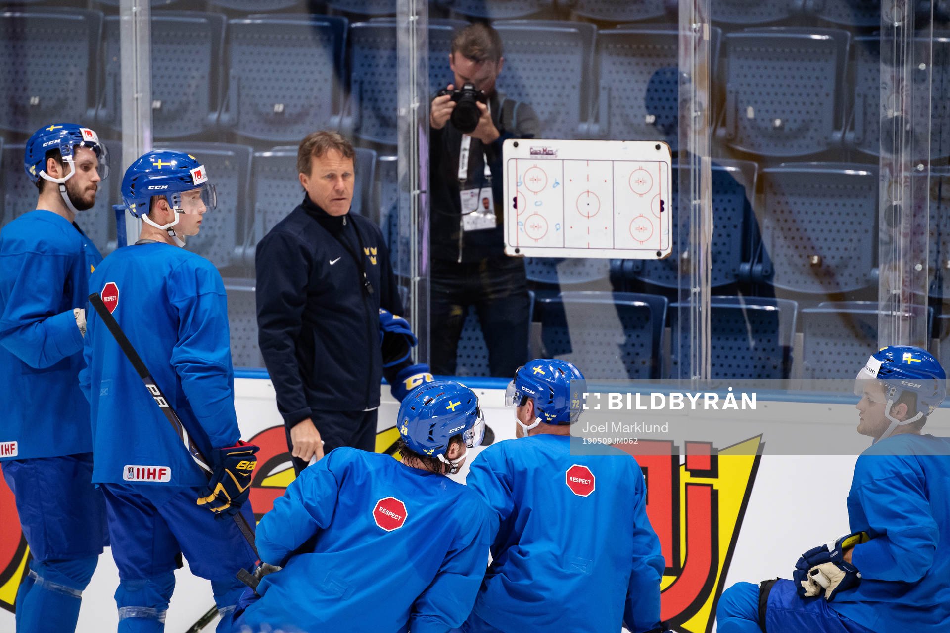 Oliver Ekman Larsson, Elias Pettersson, assistant coach
